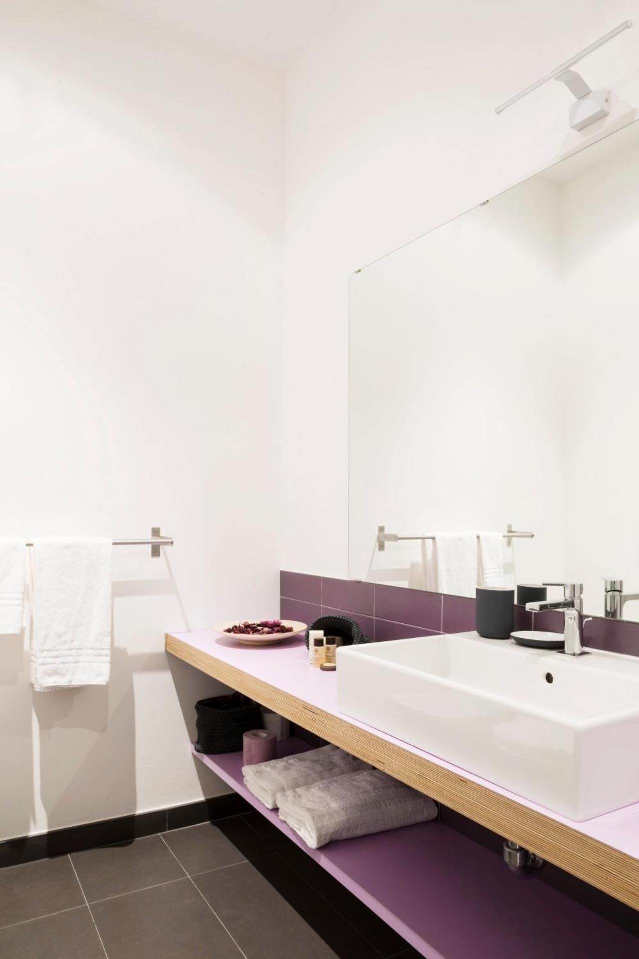 Large One-Bedroom Apartment
