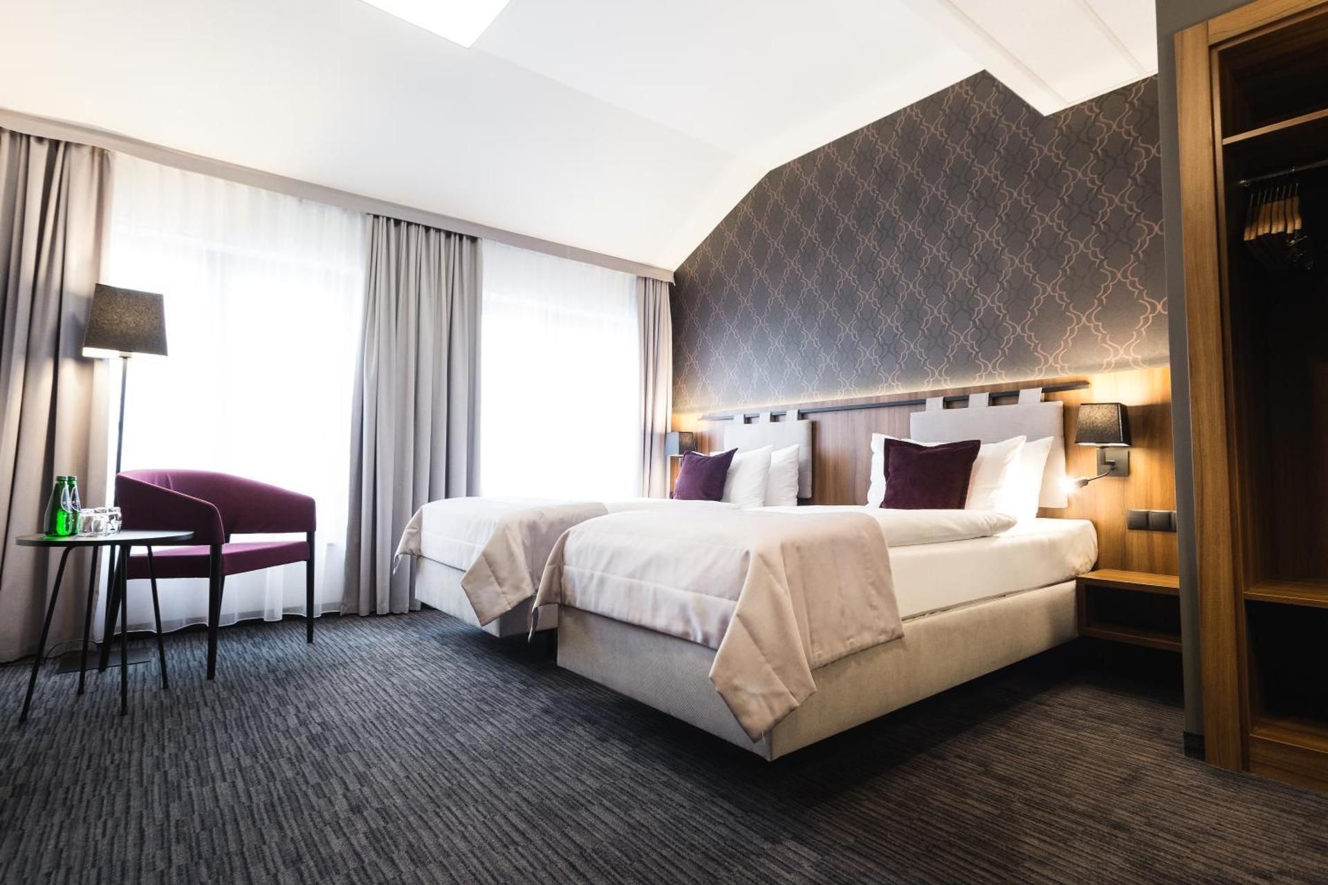 2 Single Beds, Nonsmoking, Air Conditioning