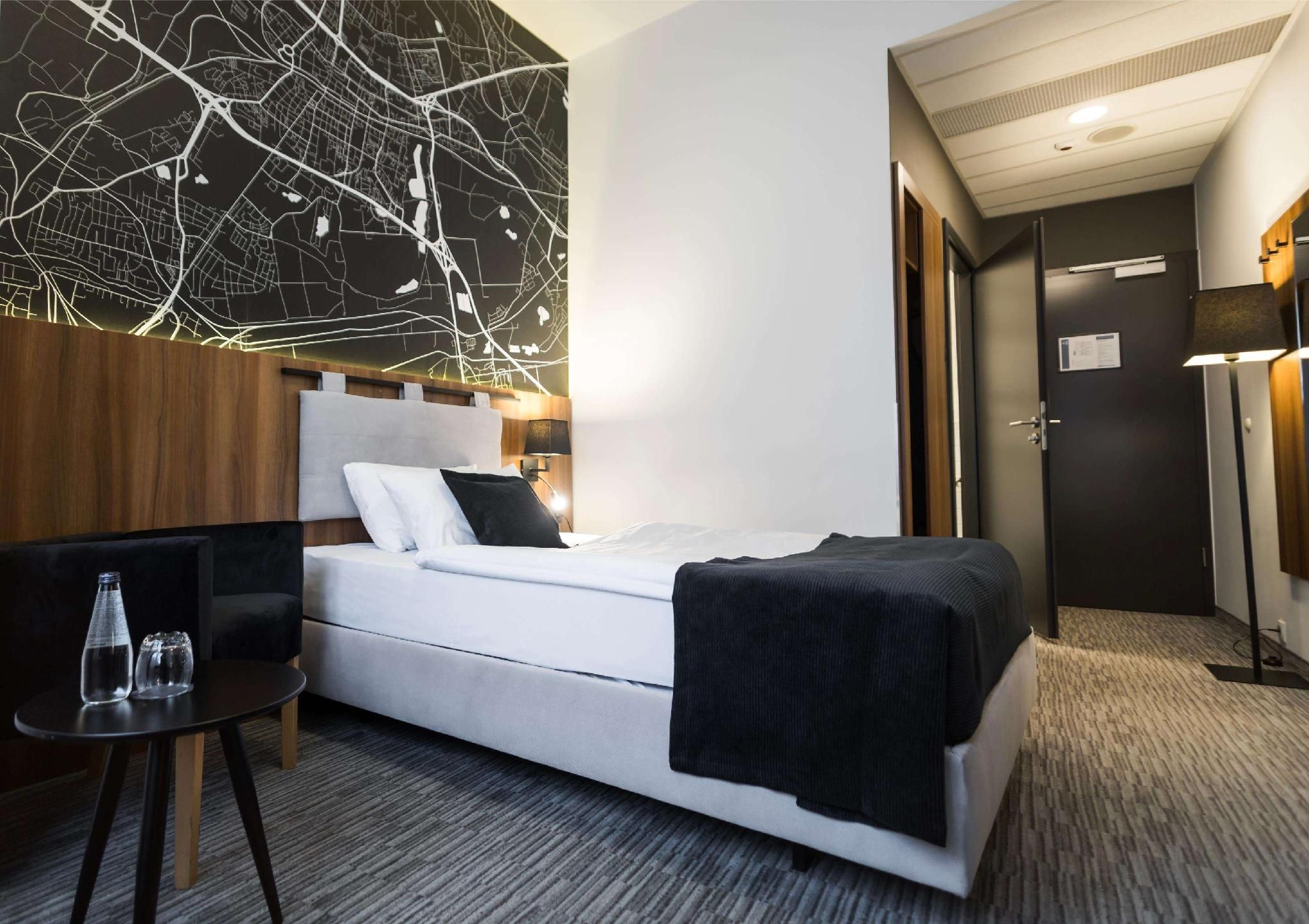 1 Single Bed, Nonsmoking, Superior Room, Luxury Bathroom Toiletries