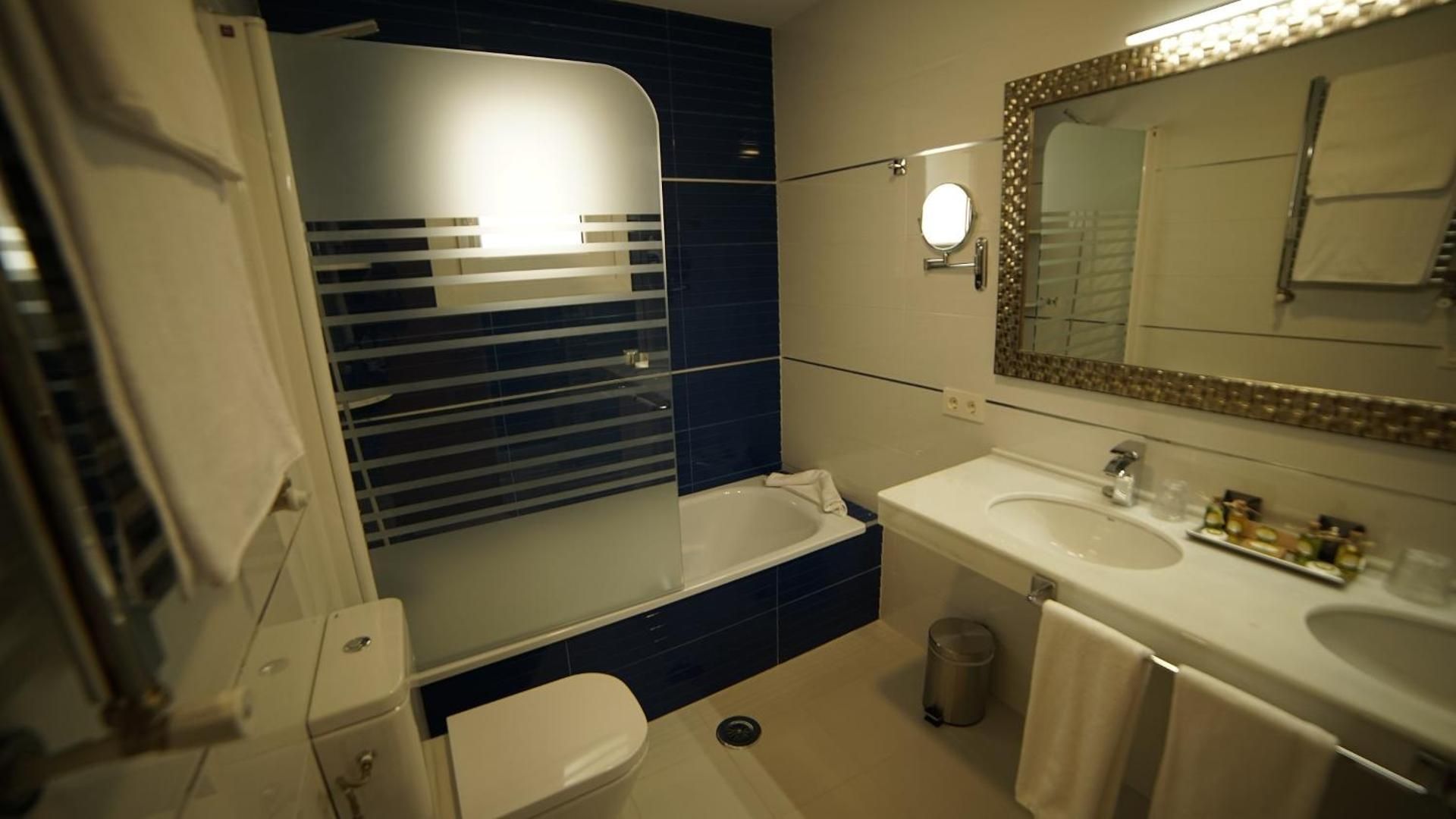 Deluxe Double Room with Castle View