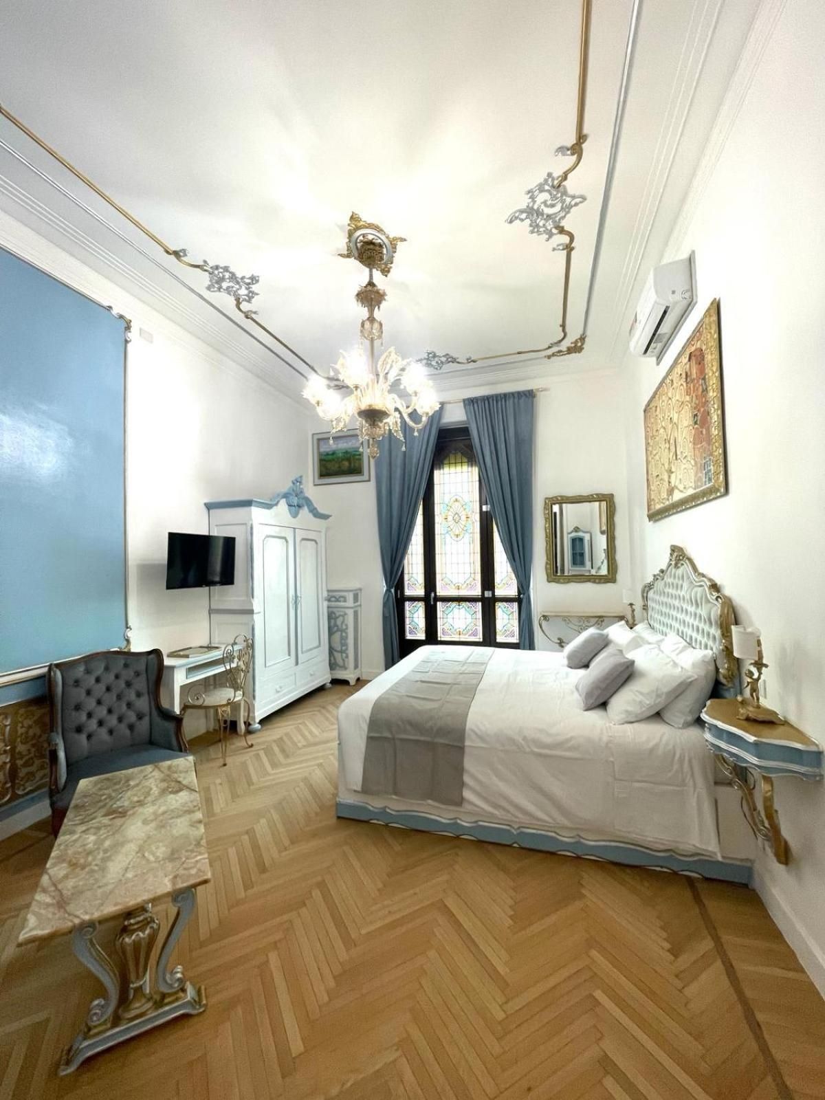 Junior Suite with Balcony
