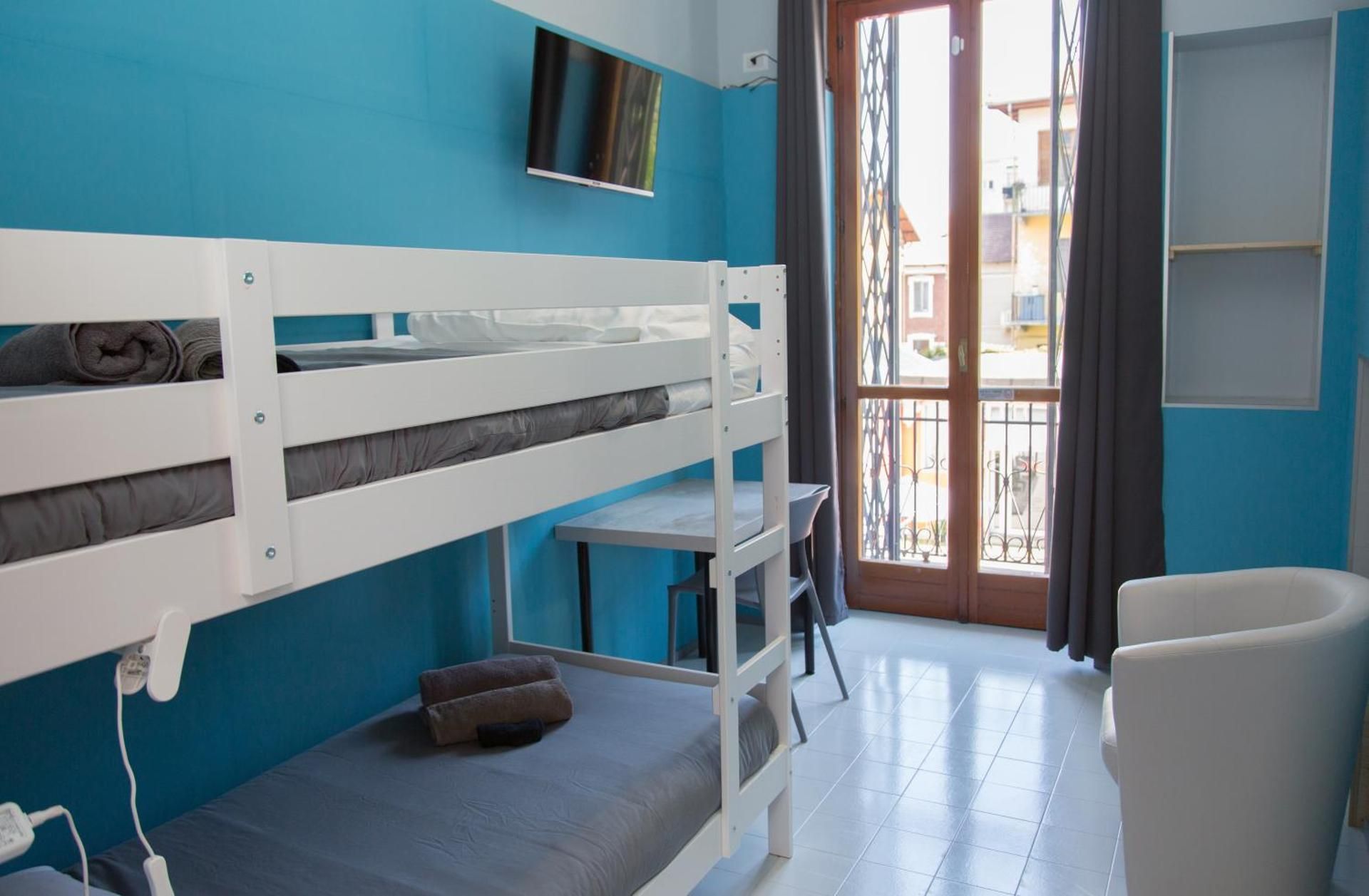 Twin Room with Shared Toilet