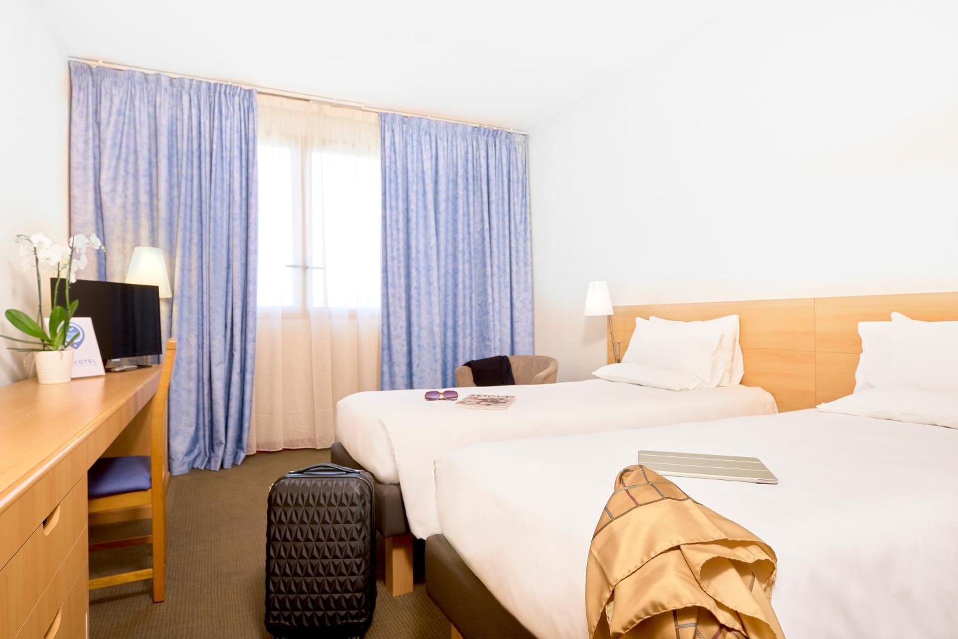 Standard Room with 2 Single Beds