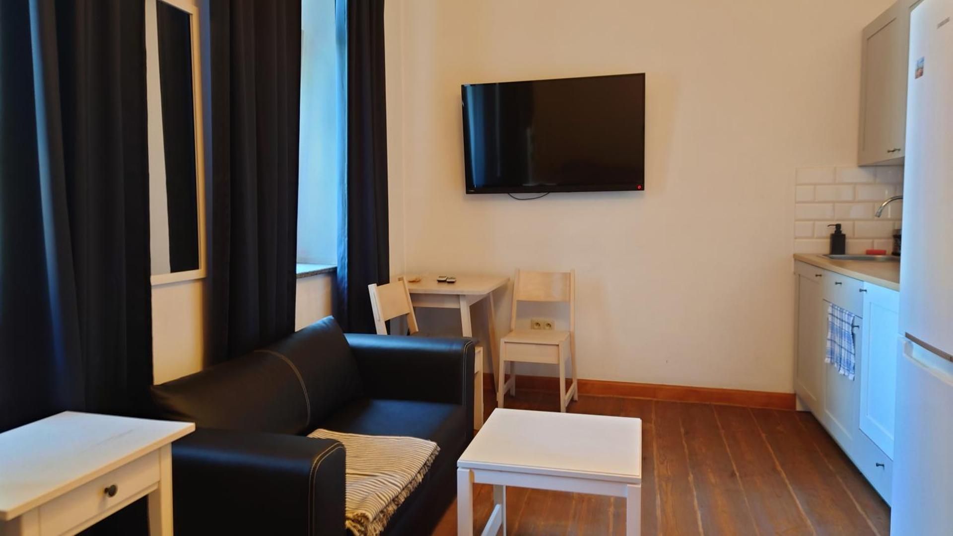 Deluxe Studio