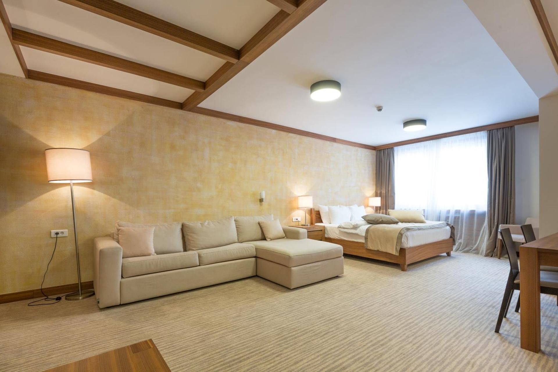Deluxe family Suite - Room Only