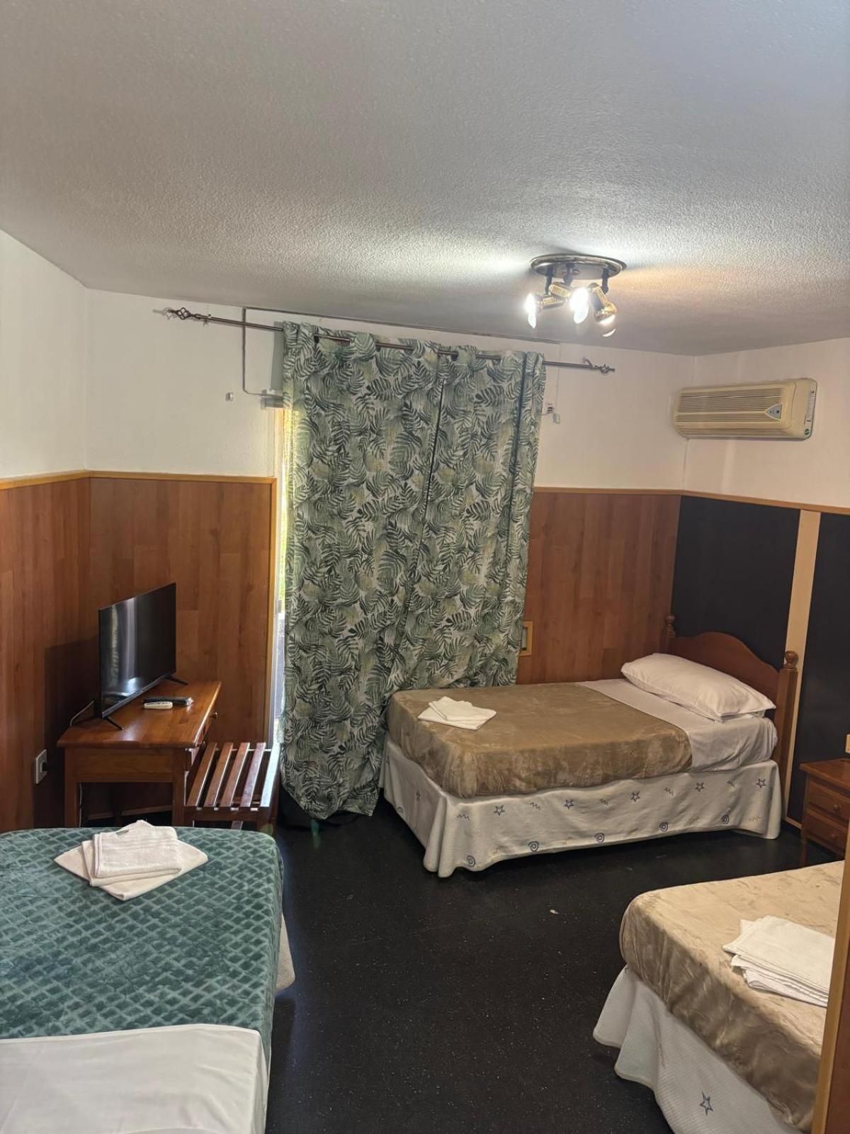 Triple Room with Private Bathroom