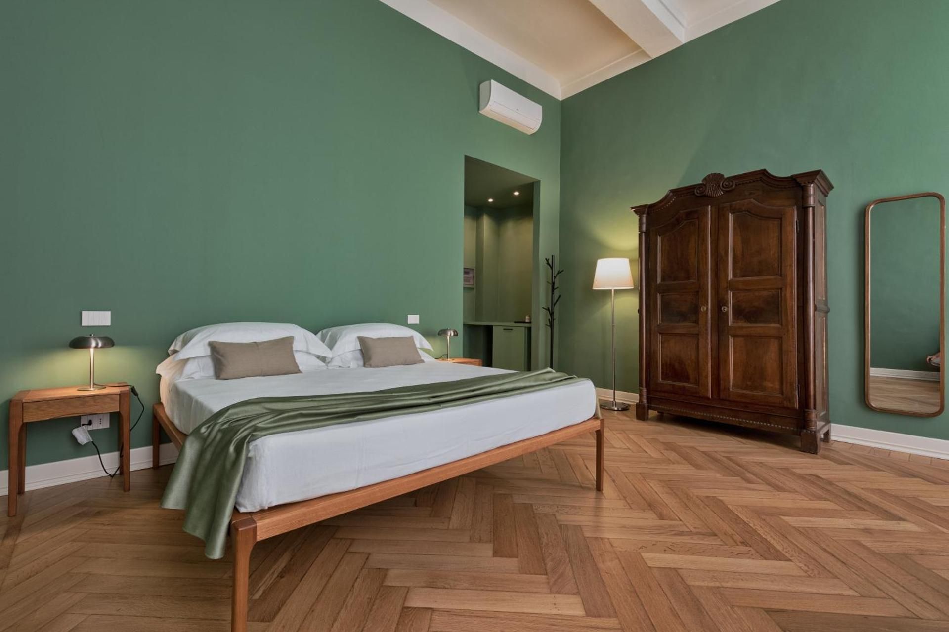 Standard King Room