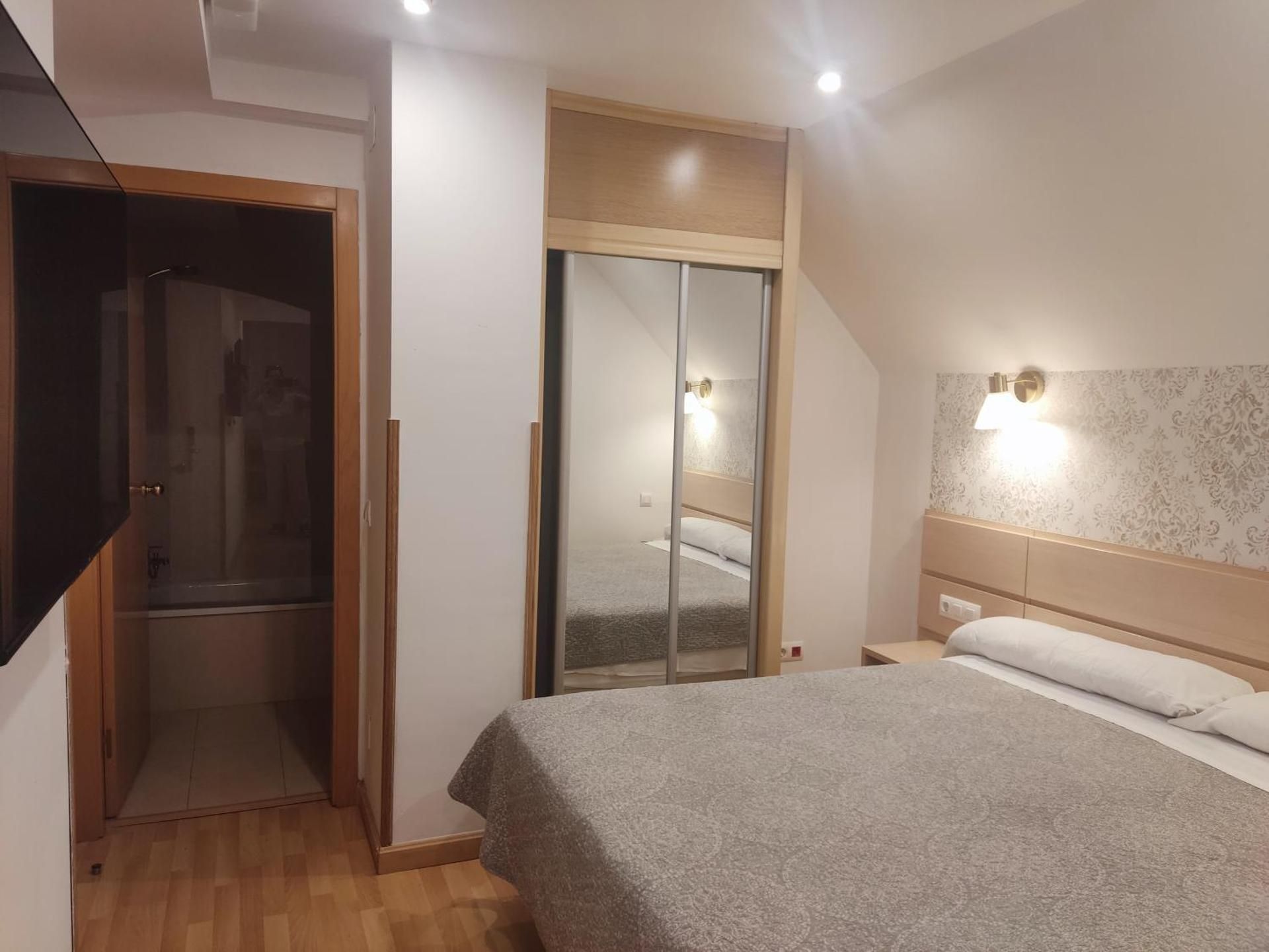 Deluxe Studio