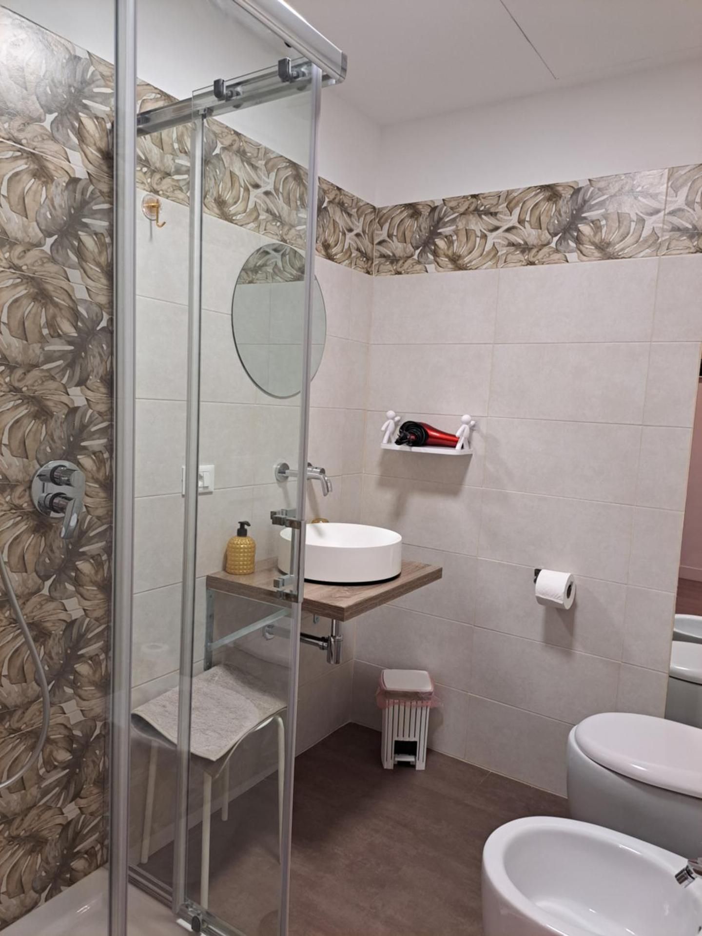 Loca Standard Single Room with Shared Bathroom