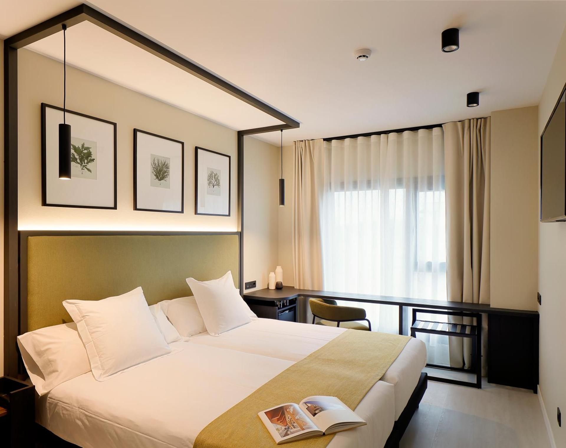 Twin Room with View