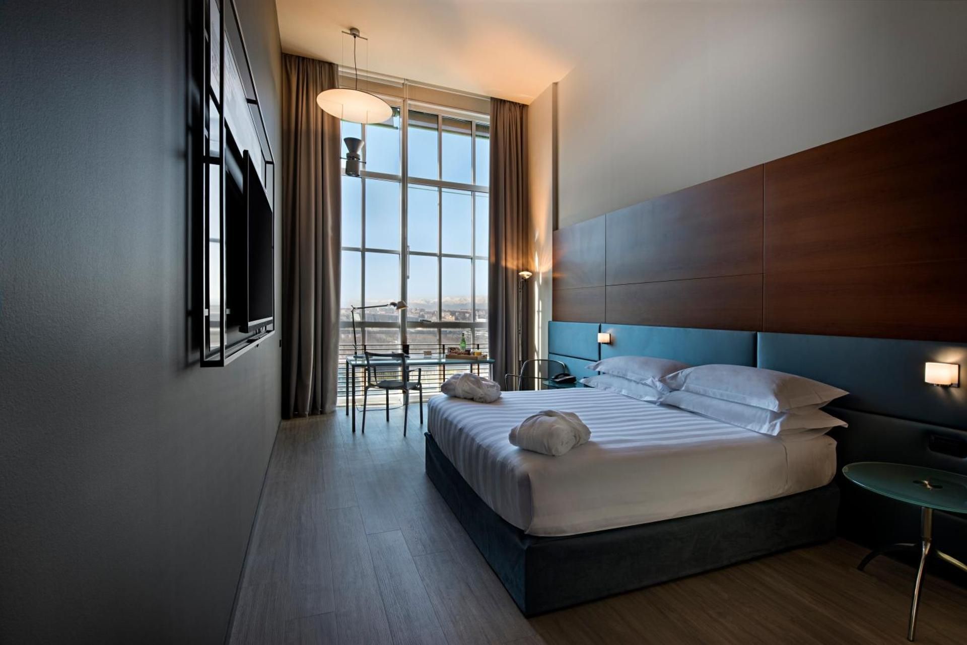 DoubleTree by Hilton Turin Lingotto King Accessible Guest Room
