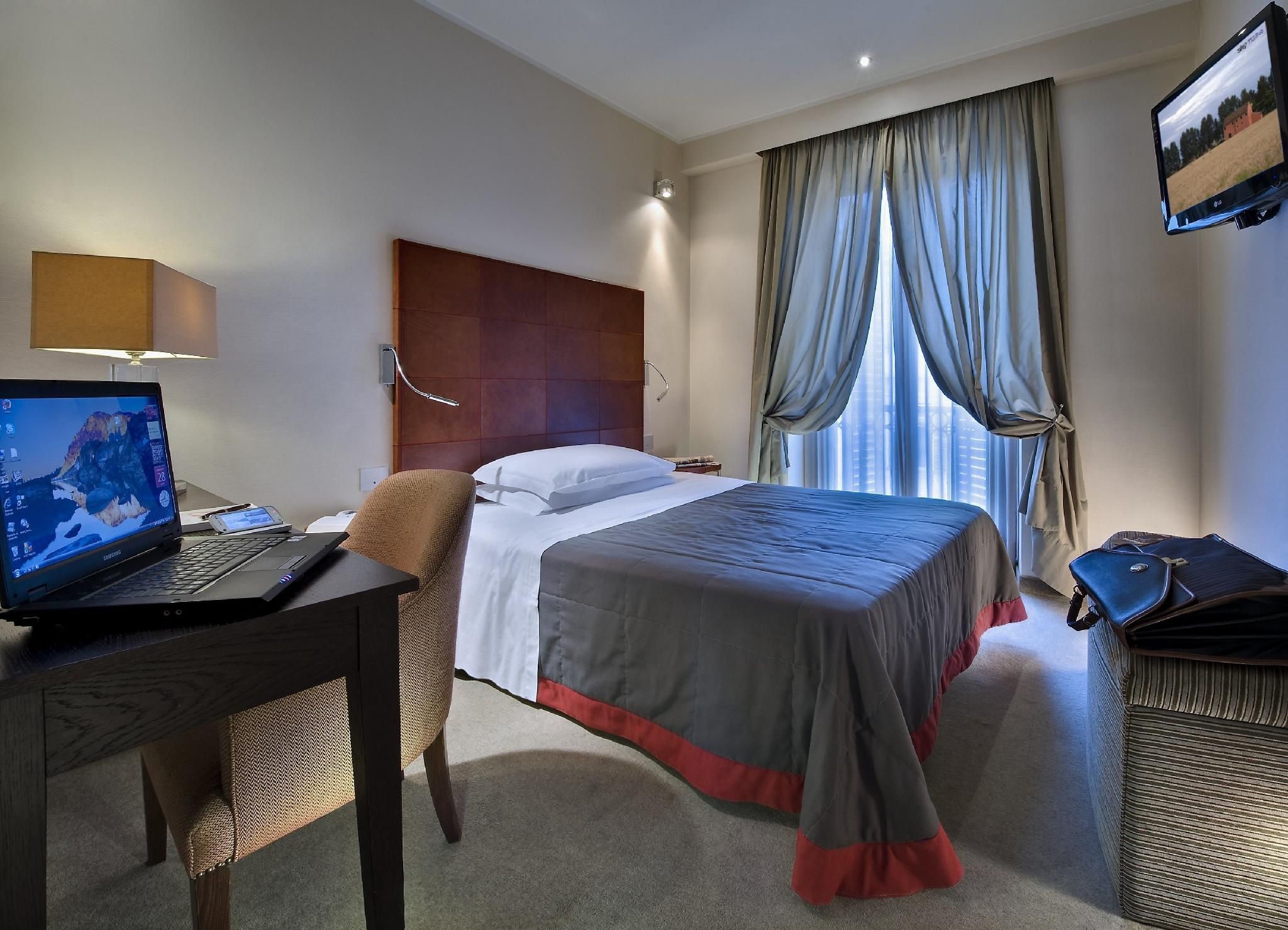 Classic Queen Room