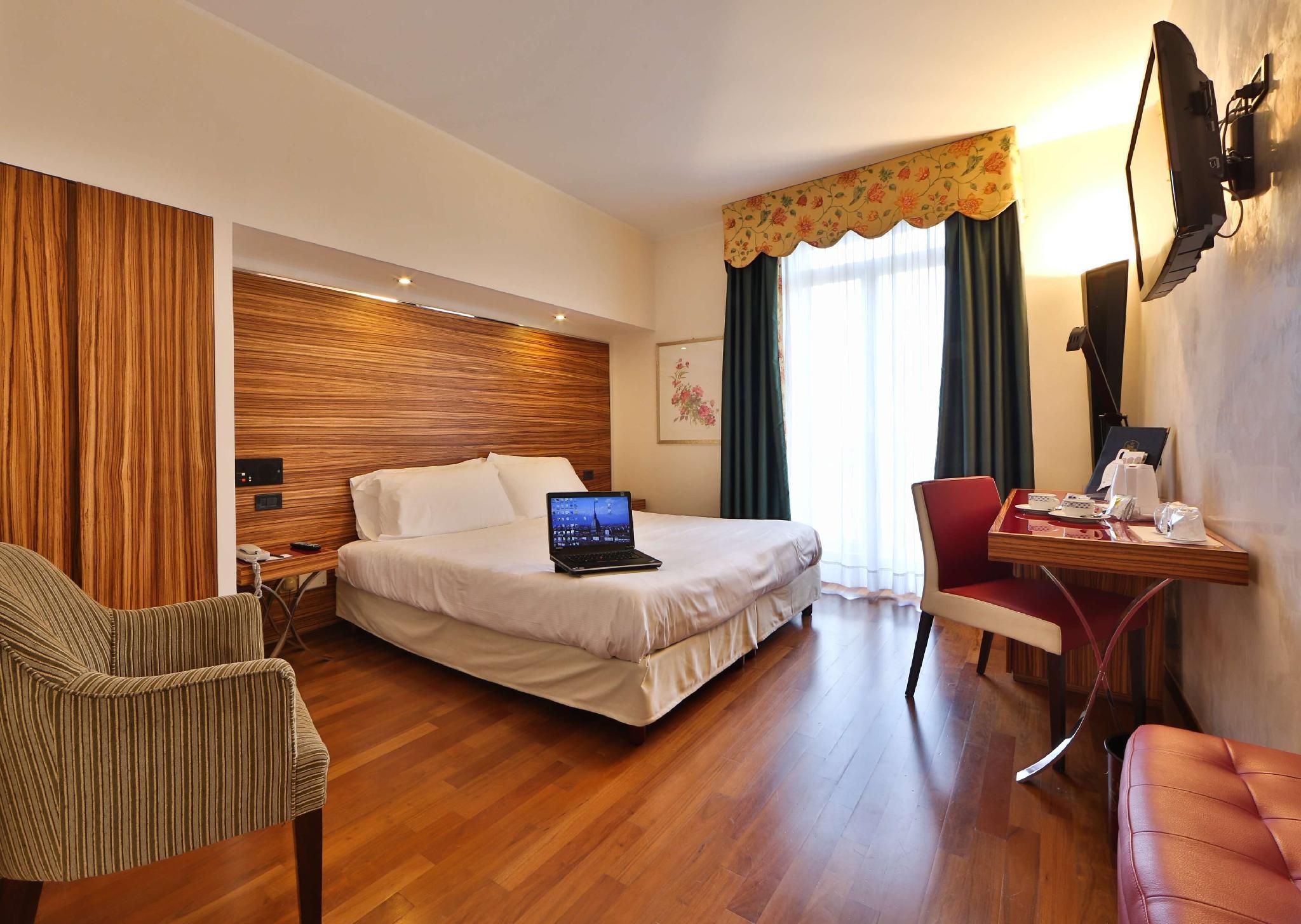 Classic Queen Room