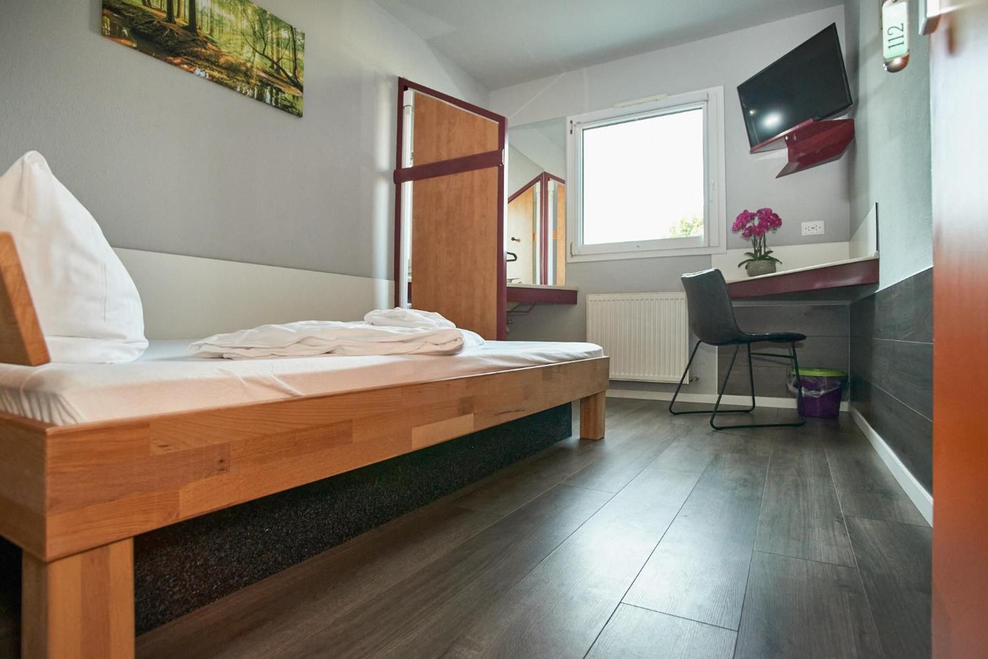 Standard Double Room with Shared Bathroom