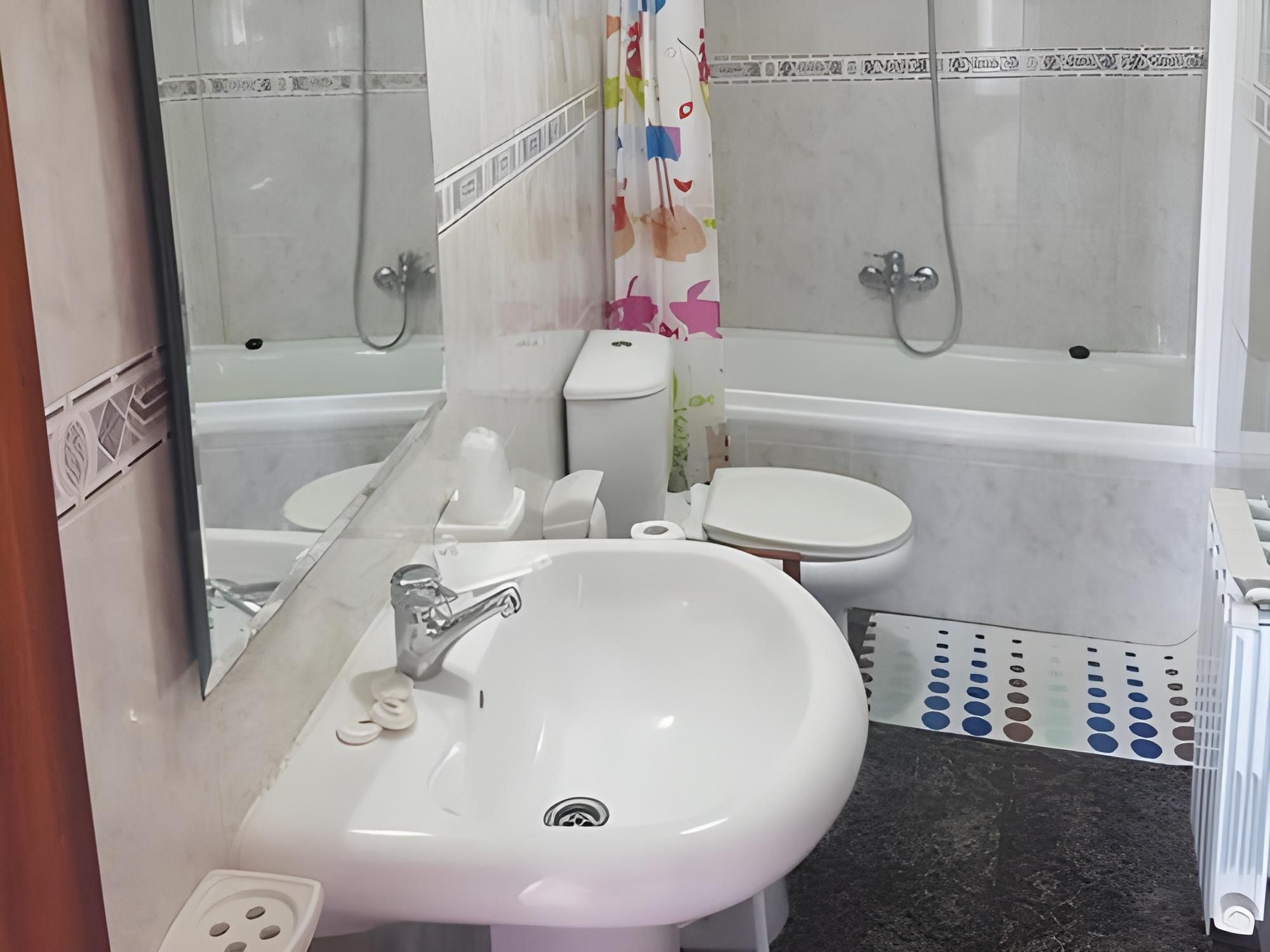 Hotel Playa de Quenxe Doble con dos camas-Económico-Baño con bañera 2