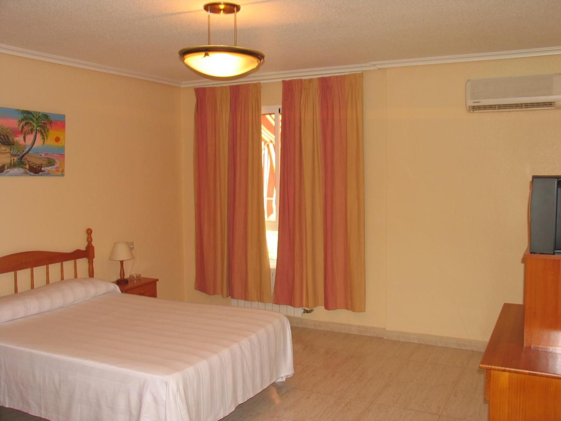 Standard Queen Room