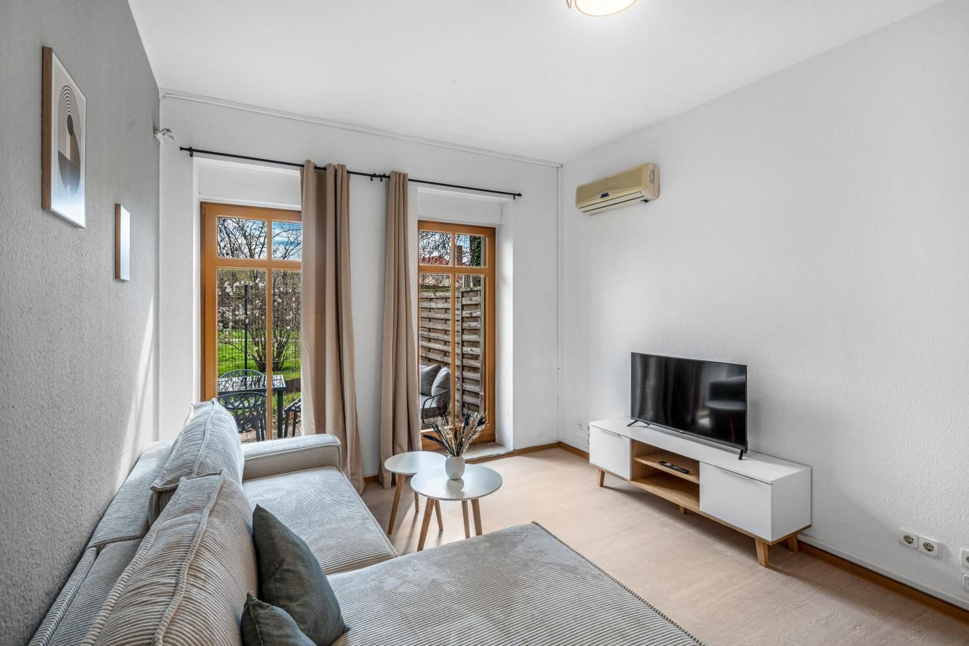 One-Bedroom Apartment with Terrace