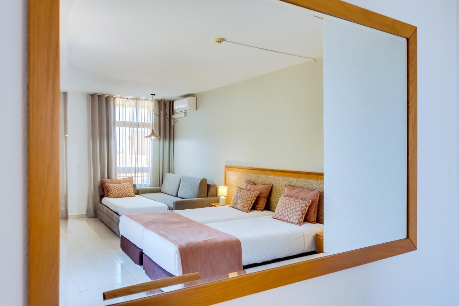 Twin Room (3 Adults + 1 Child)