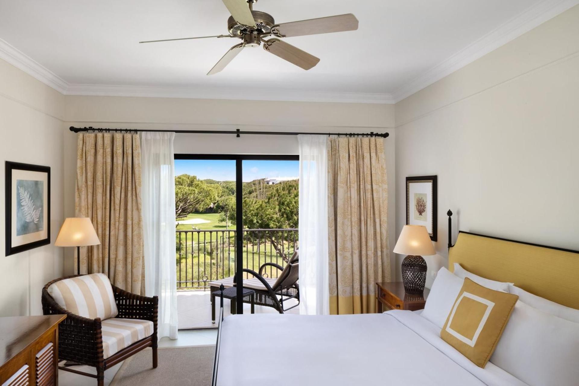 2 Bedroom Residence, Bedroom 1: 1 Double, Bedroom 2: 2 Twin, Sofa Bed, Top Floor