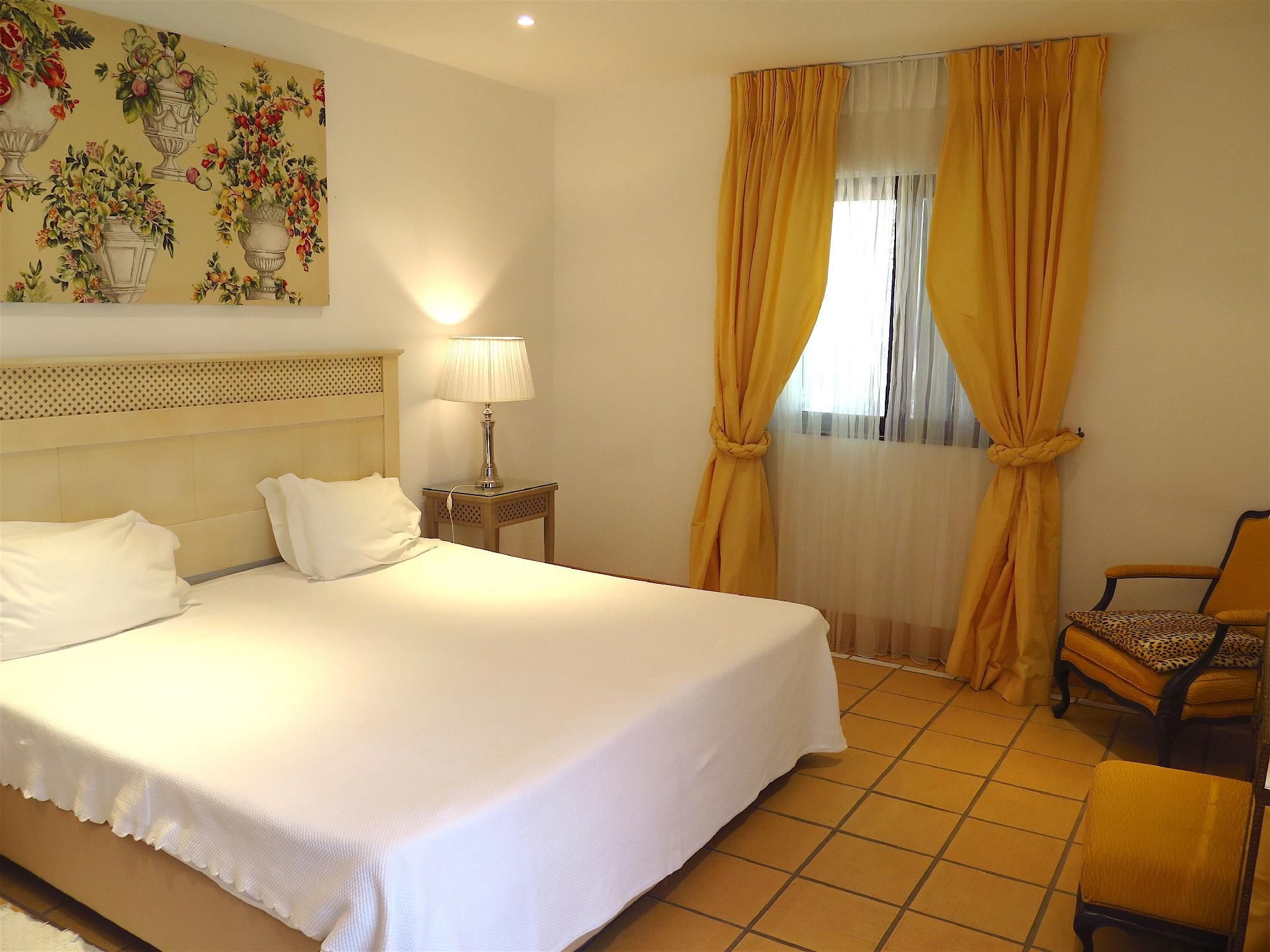 Pine Cliffs Village One-Bedroom Apartment