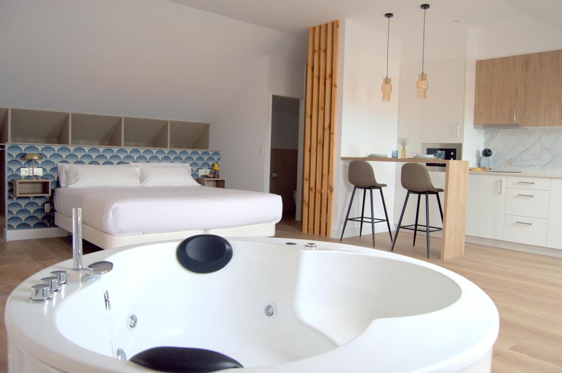 Deluxe Suite with Spa Bath