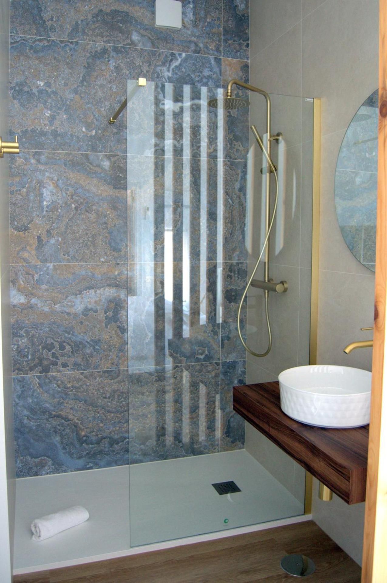 Deluxe Suite with Spa Bath