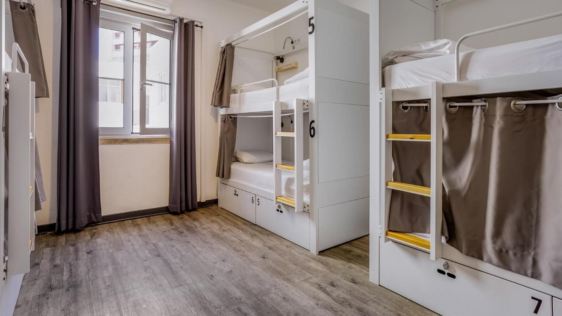 Bed in 8-Bed Mixed Dormitory Room