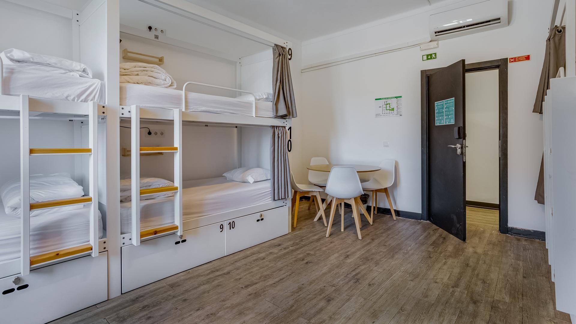 Bed in 10 Bed Mixed Dormitory