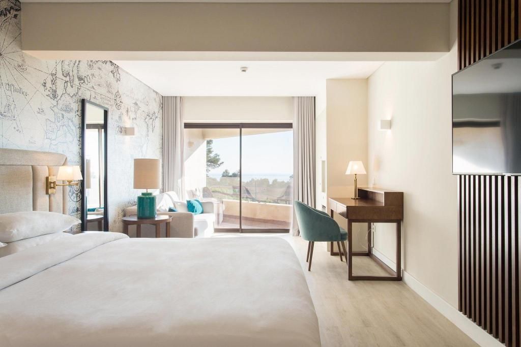 Four Points by Sheraton Sesimbra Deluxe Family Balcony, Guest room, 1 Queen, Sofa bed, Balcony