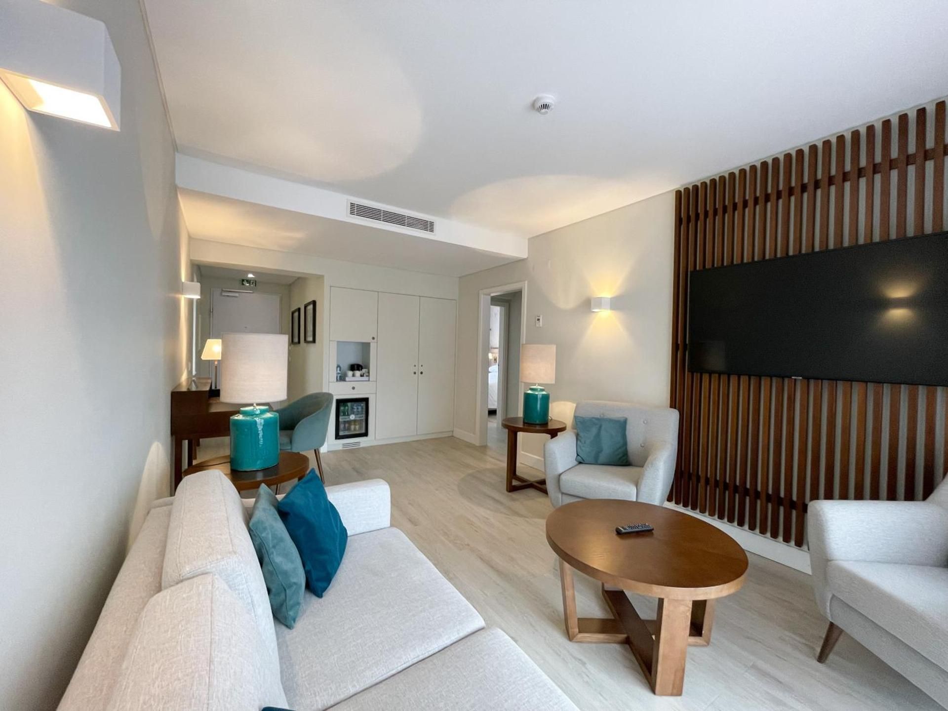 Premium Suite Terrace, 2 Bedroom Suite, Bedroom 1: 1 Queen, Bedroom 2: 1 Queen, Sofa bed