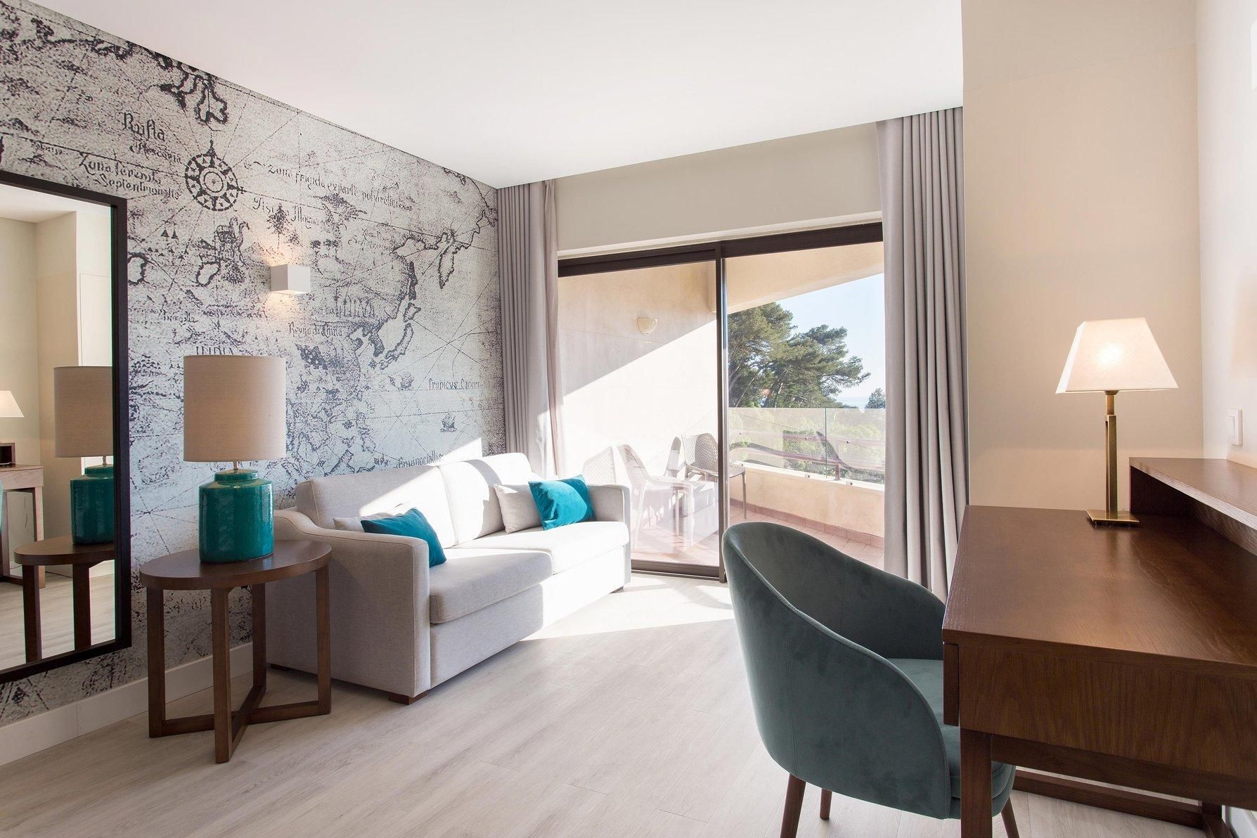 Deluxe Family Pool View, Guest room, 1 Queen, Sofa bed, Pool view, Balcony