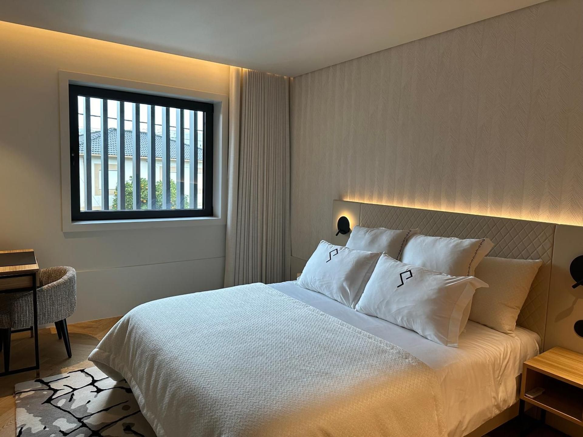 Palatial Suites Standard Room