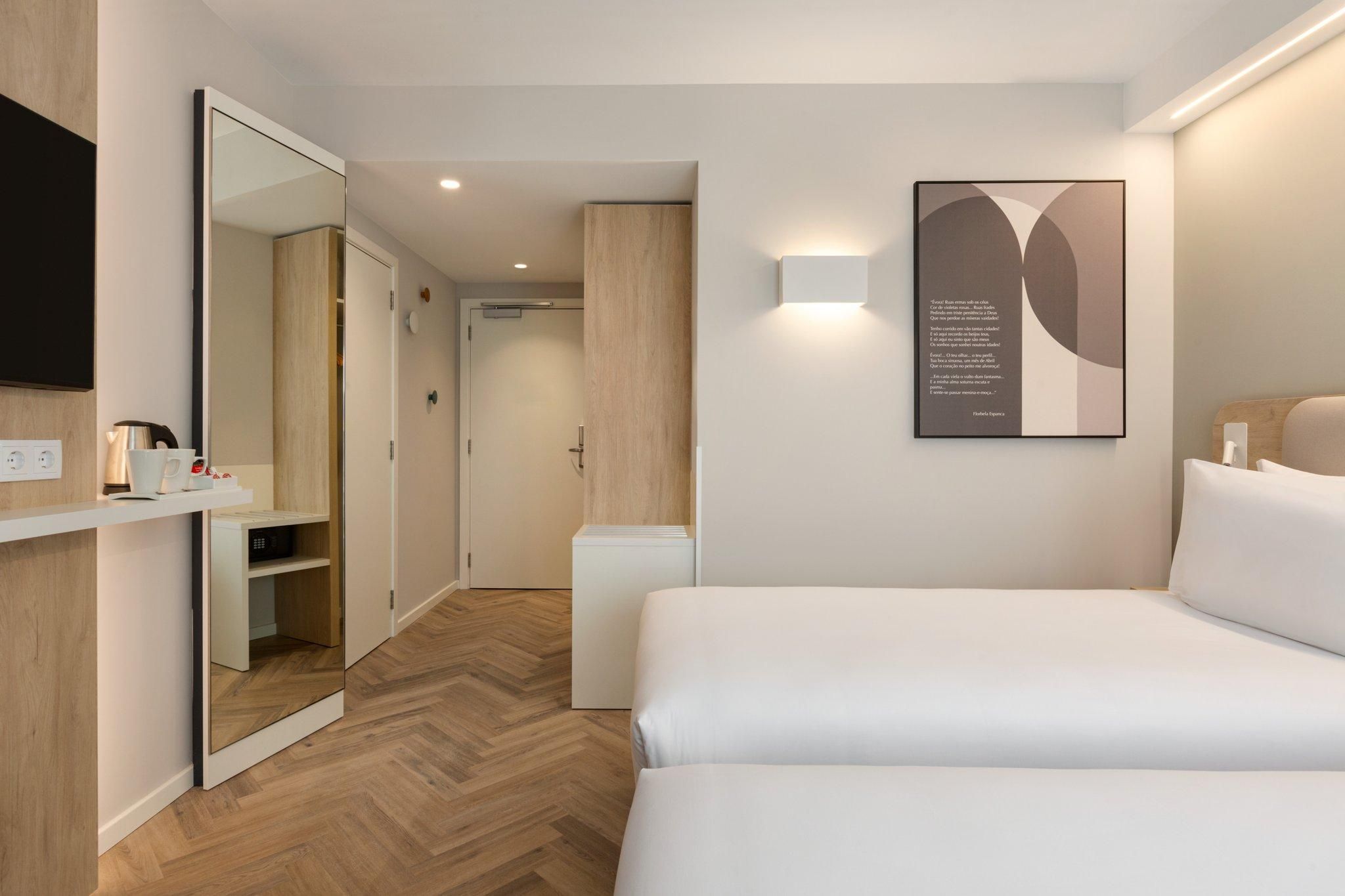 2 Twin Standard Furnished Balcony With Free Breakfast