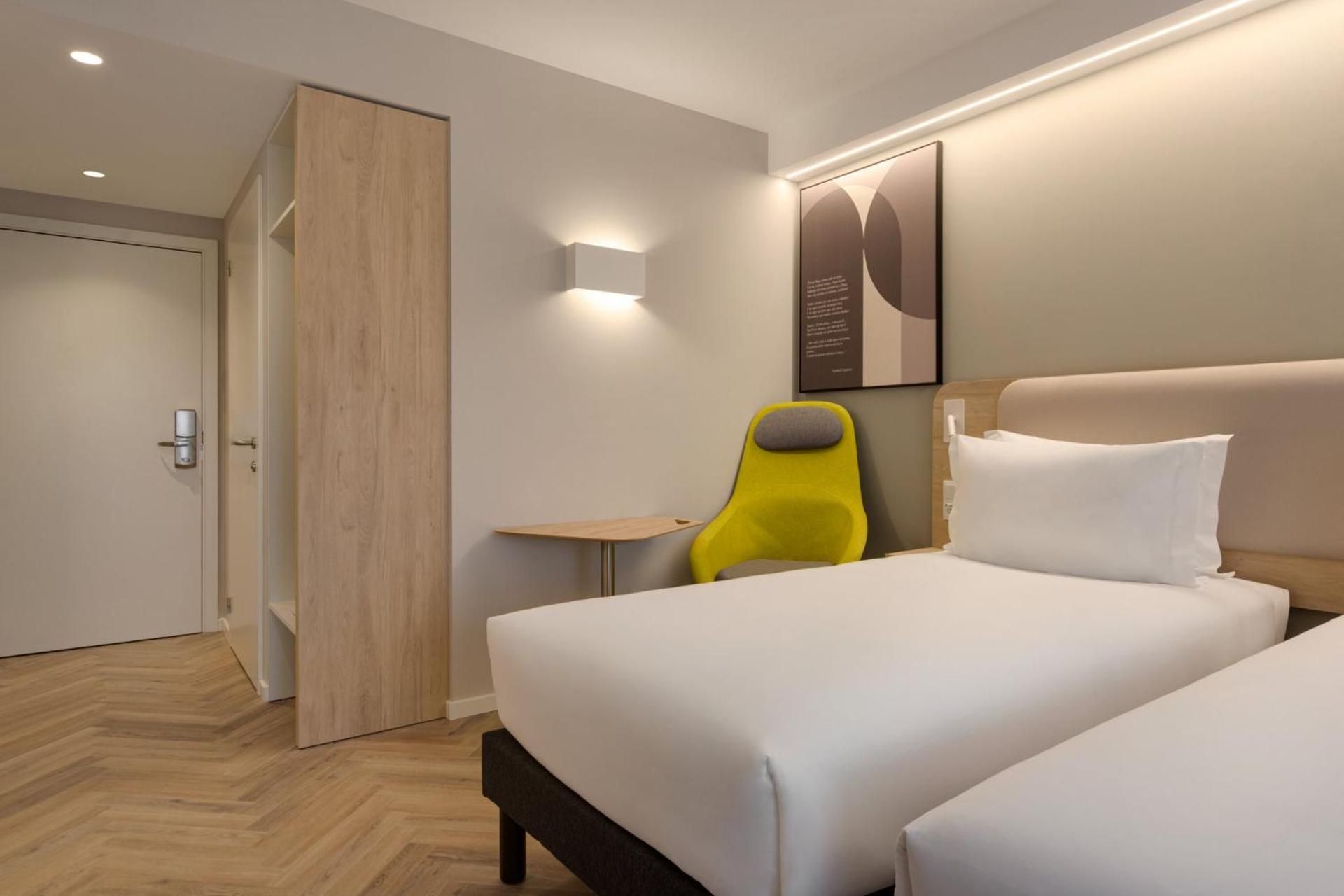 Standard Twin Room - Mobility Access