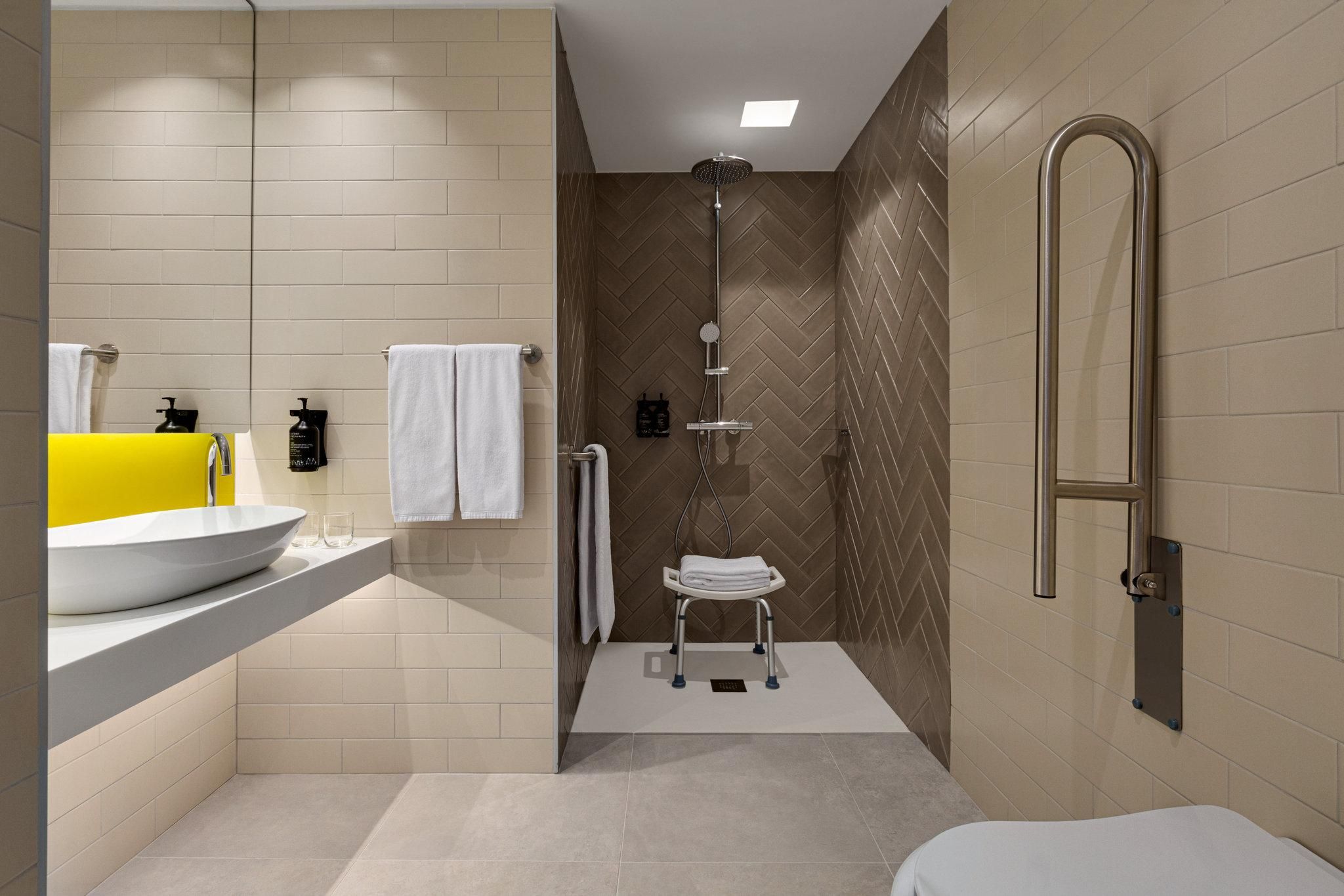 Holiday Inn Express Evora By IHG 2 Twin Standard Accessible With Free Breakfast 3