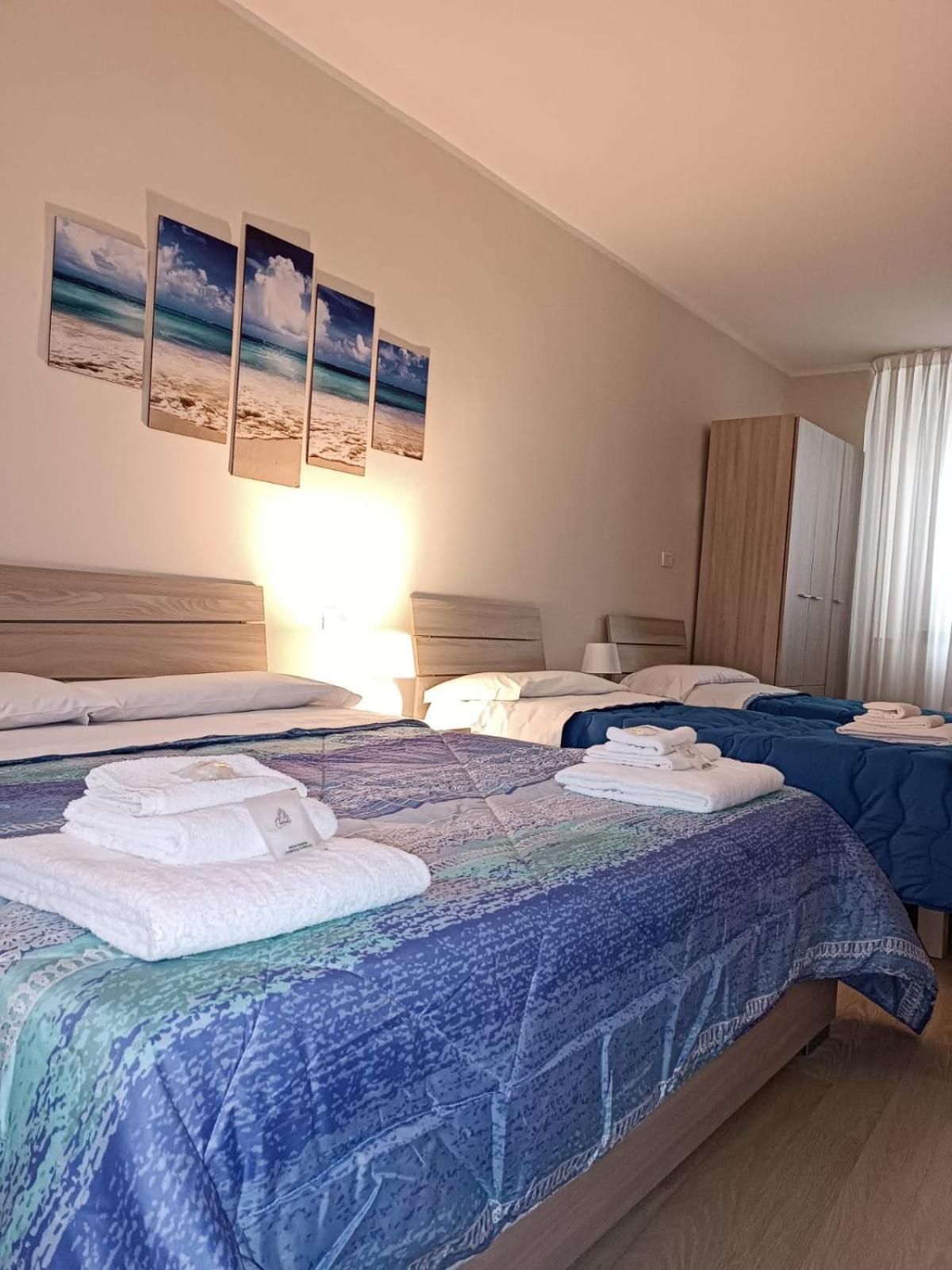Large Double or Twin Room