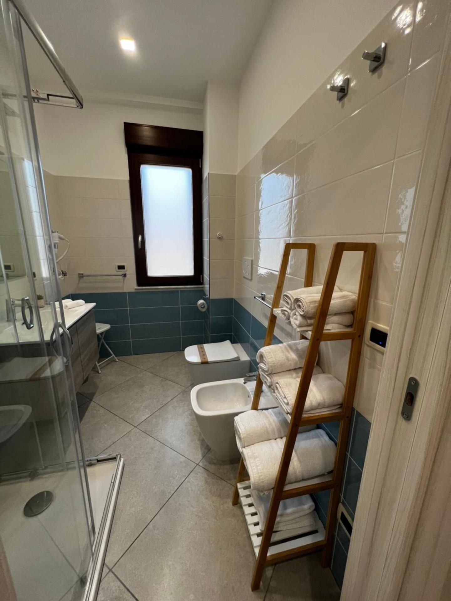 Deluxe Room (2 Adults + 1 Child)