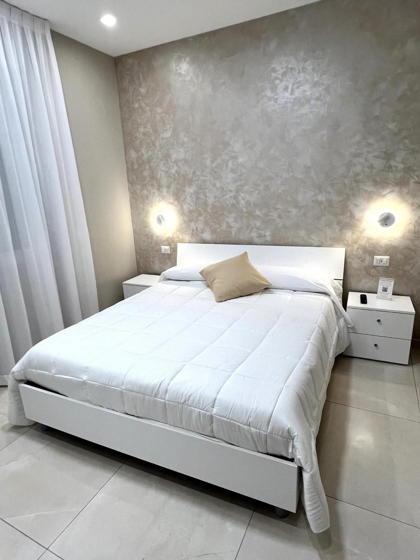 Deluxe Room (2 Adults + 1 Child)