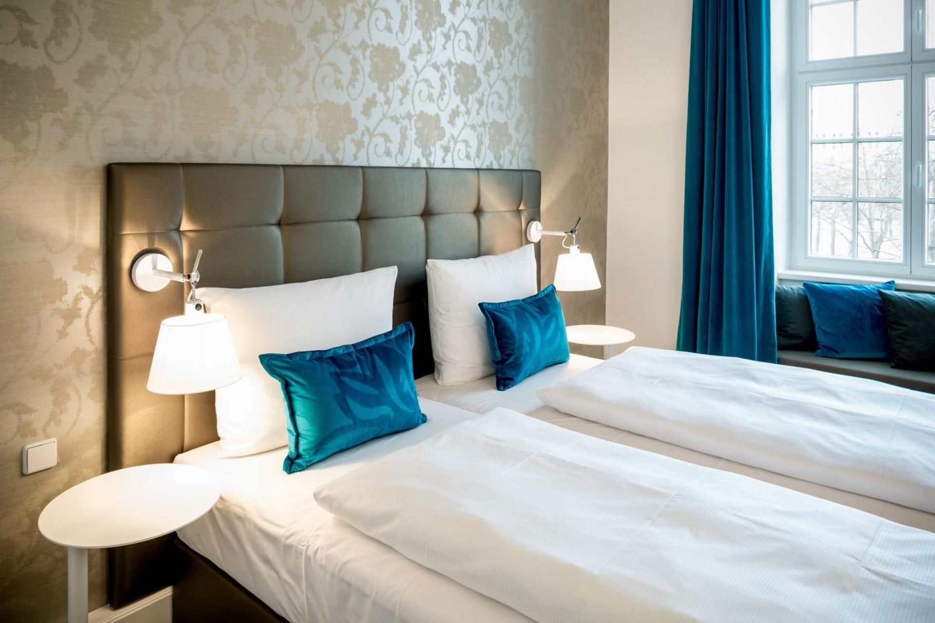 Superior Room with Queen Size Bed 