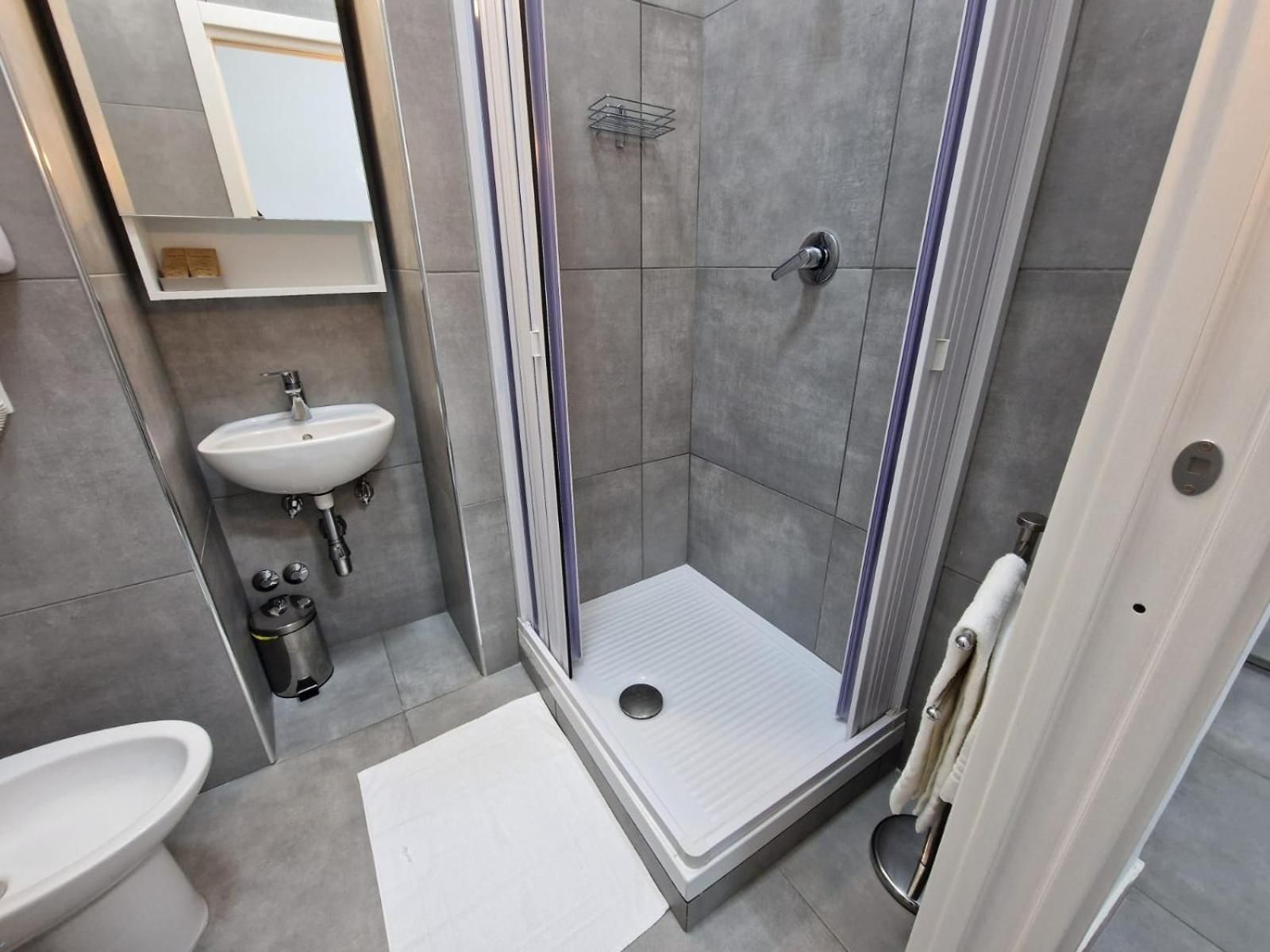 Camera con Vista King Room with Balcony 3