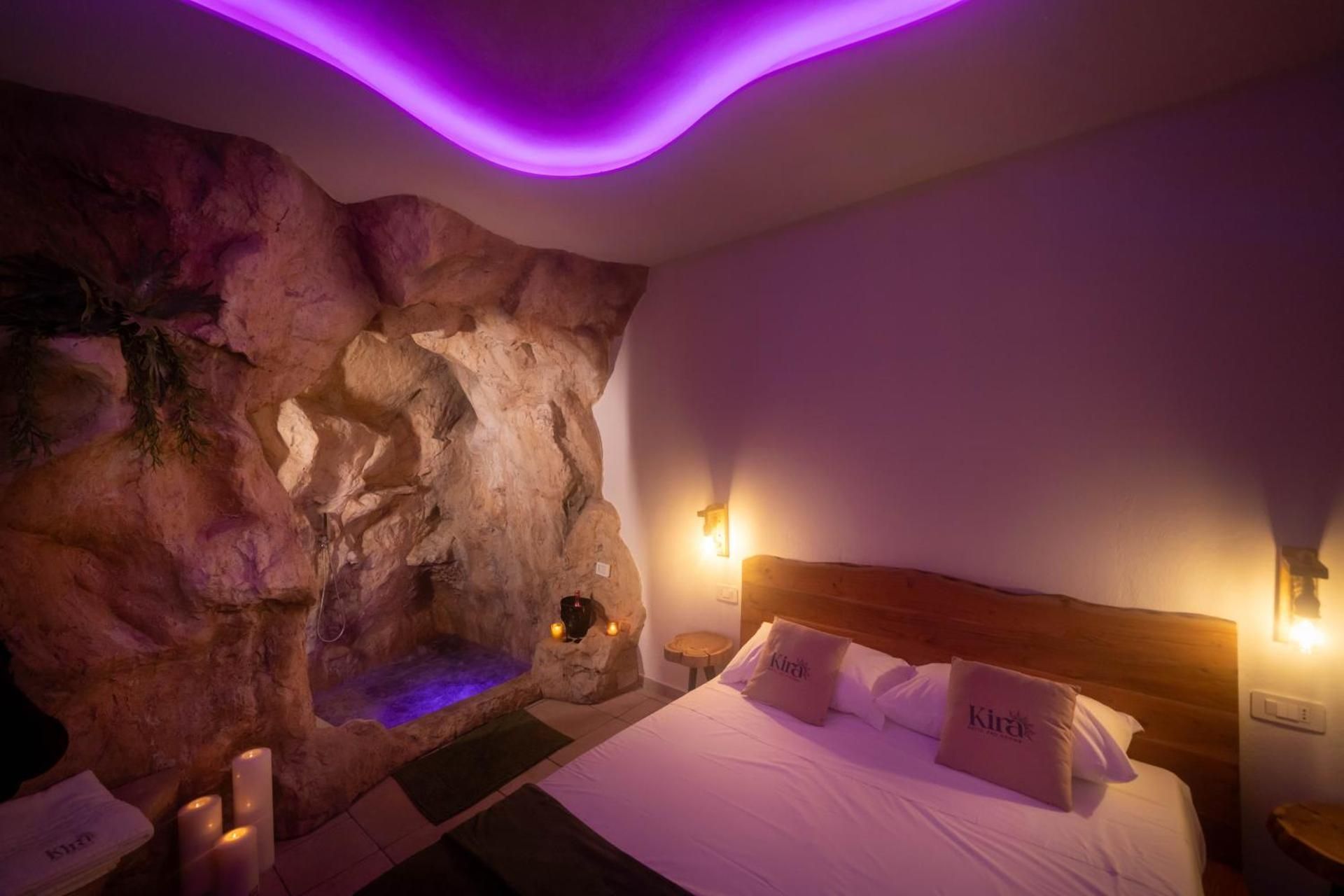 King Room with Spa Bath