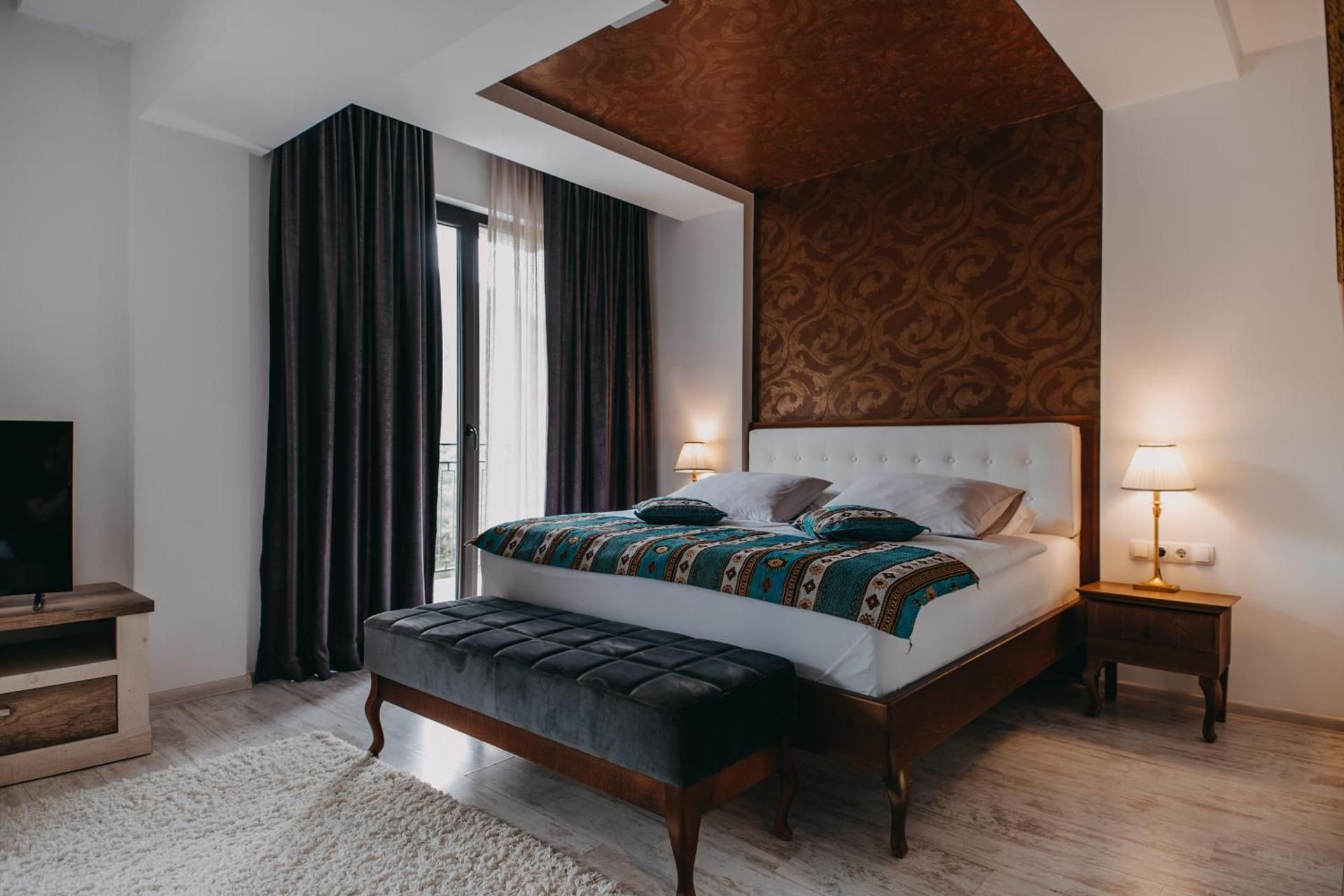 Superior Double Room with River View and balcony