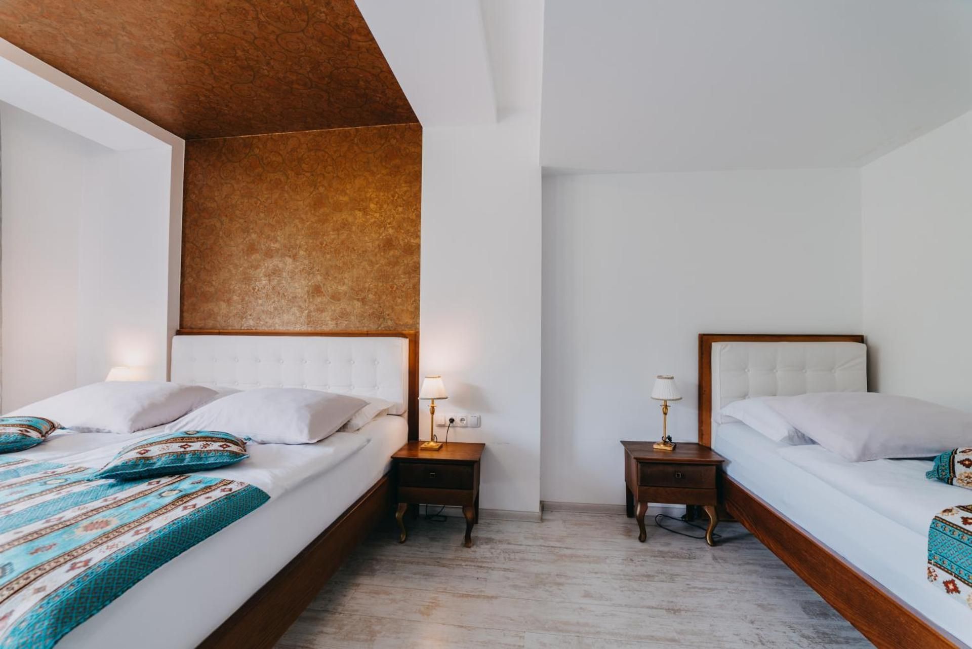 Standard Triple Room with Street View