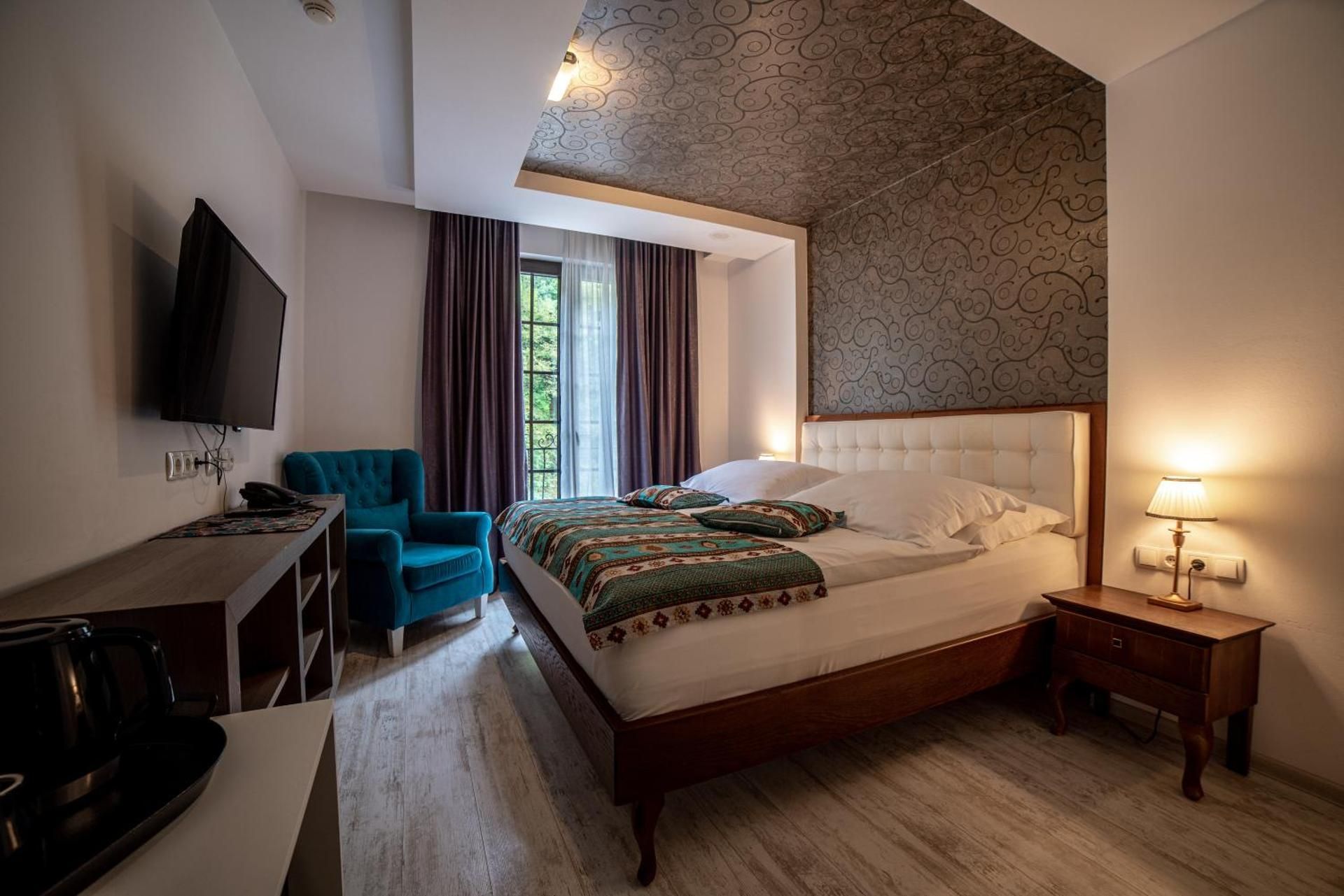 Standard Double Room with Street View
