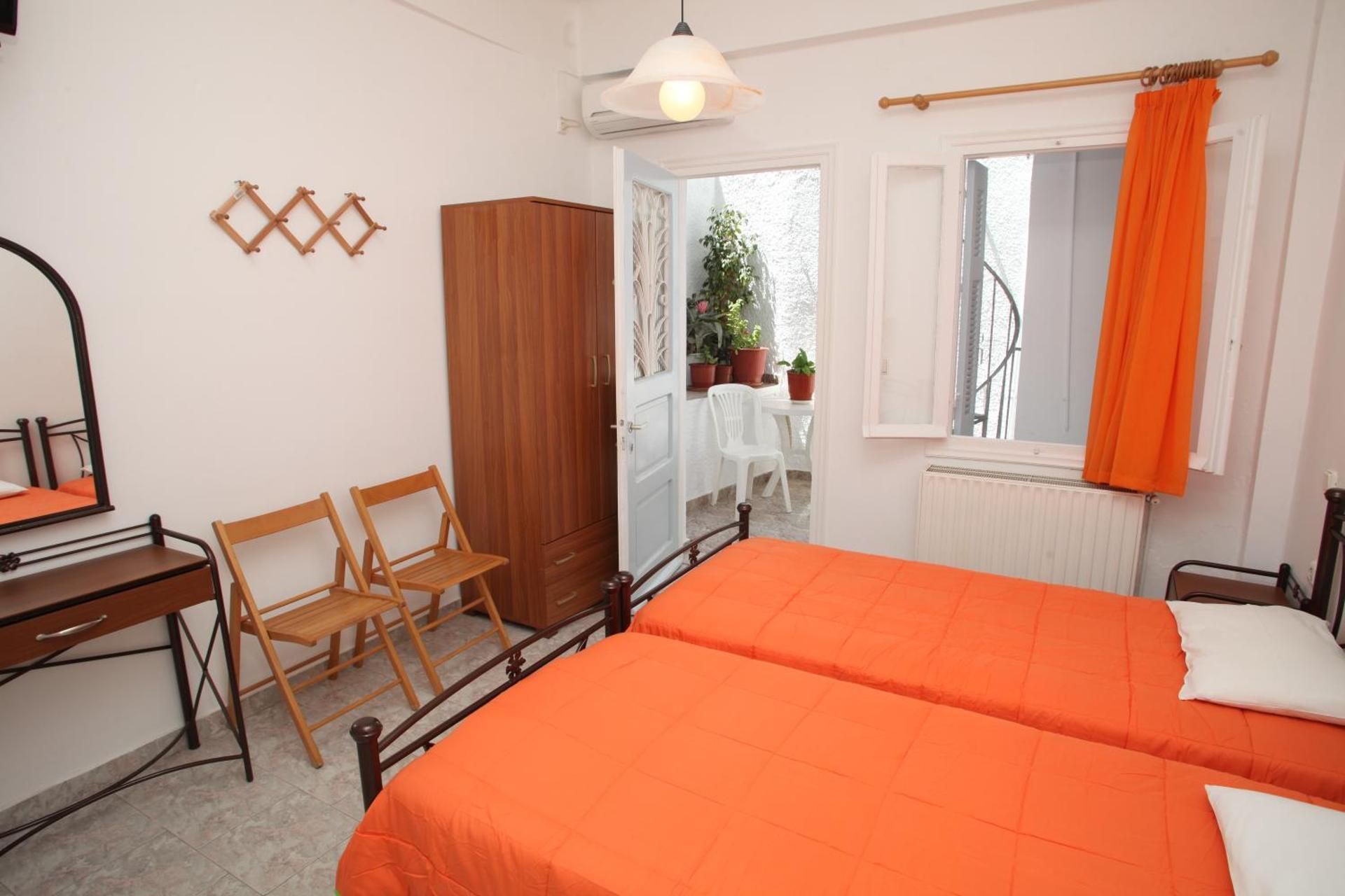 Superior Twin Room with Shared Kitchen