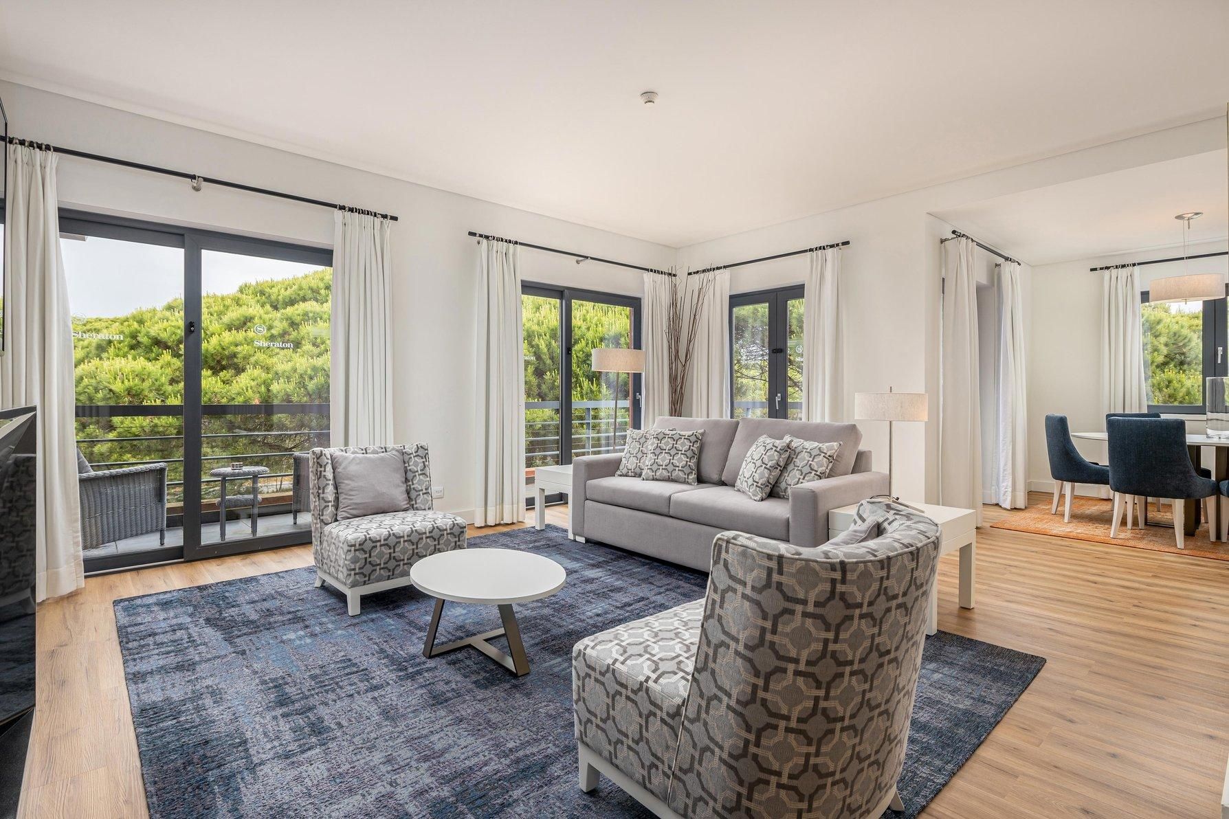 Panoramic Suite, 2 Bedroom Suite, Bedroom 1: 1 Queen, Bedroom 2: 2 Twin, Sofa bed, Garden view