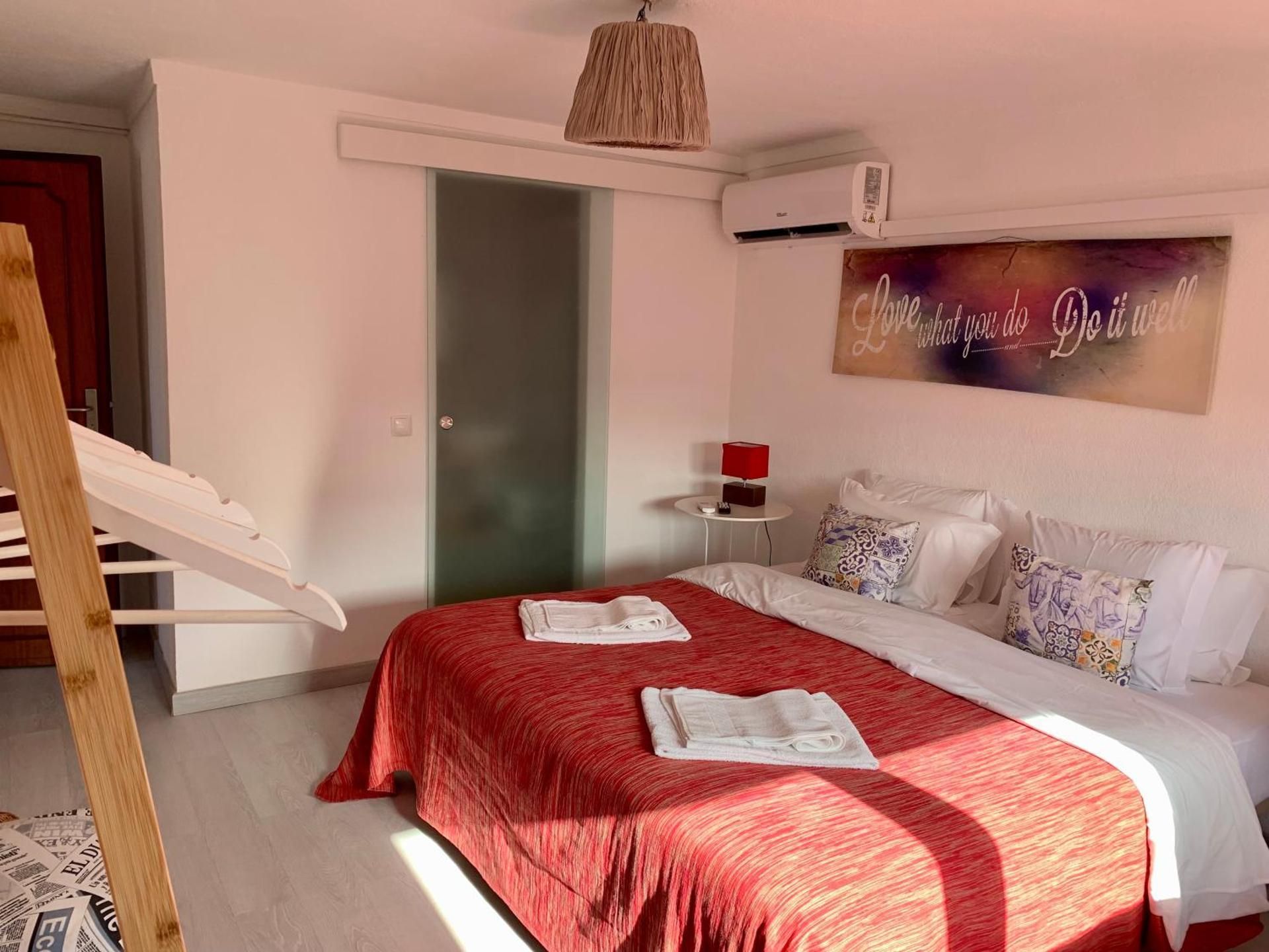 Quadruple Room with Private Bathroom