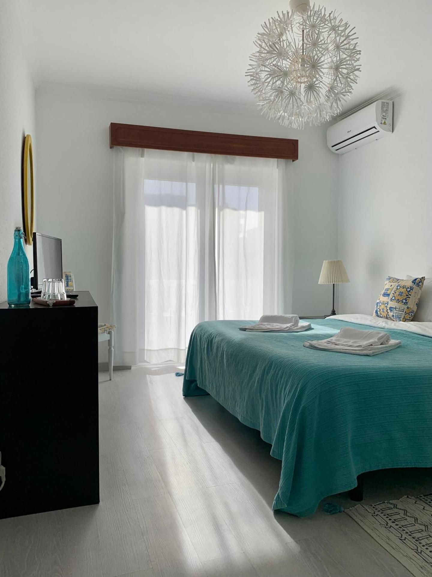 Quarto duplo-Básico-Casa de banho privada-Crismina room