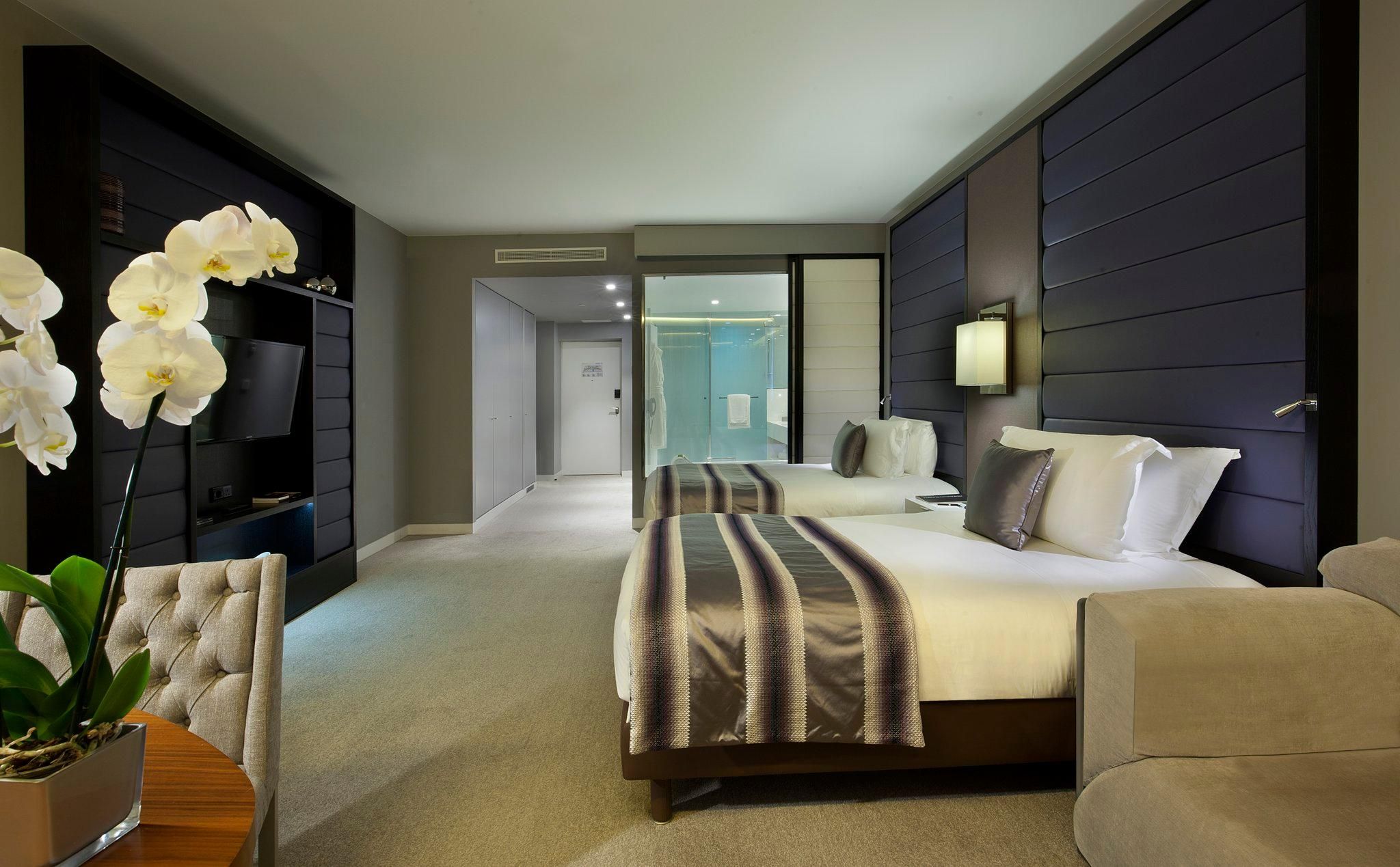 2 Twin Classic Accessible Garden View