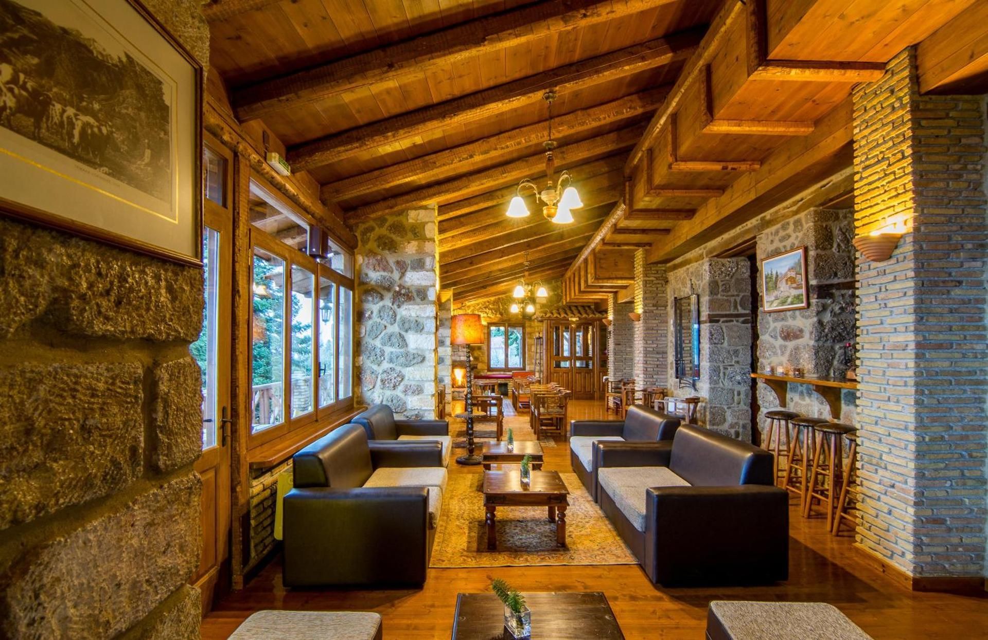 shared lounge/tv area